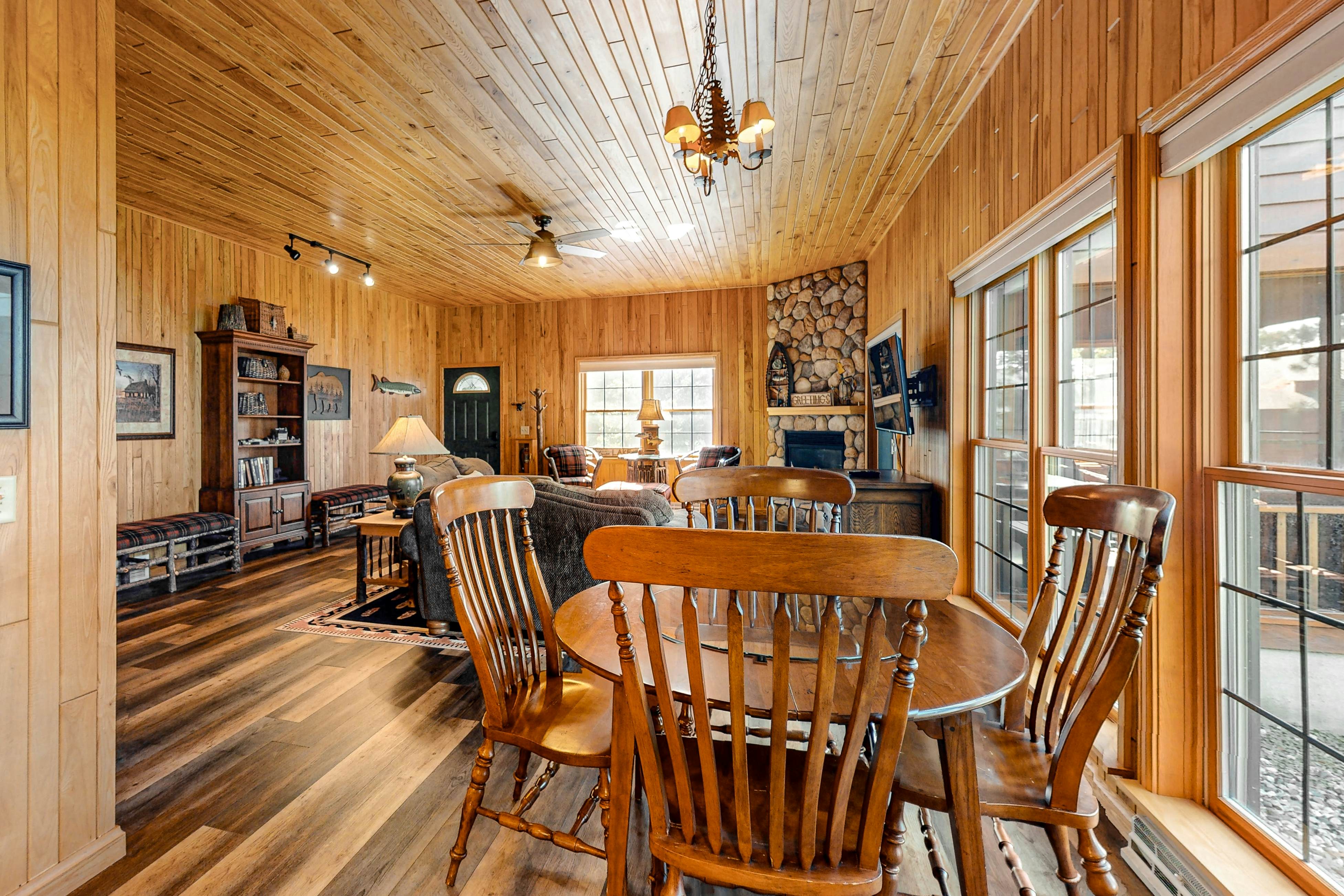 Chippewa Retreat - Den 