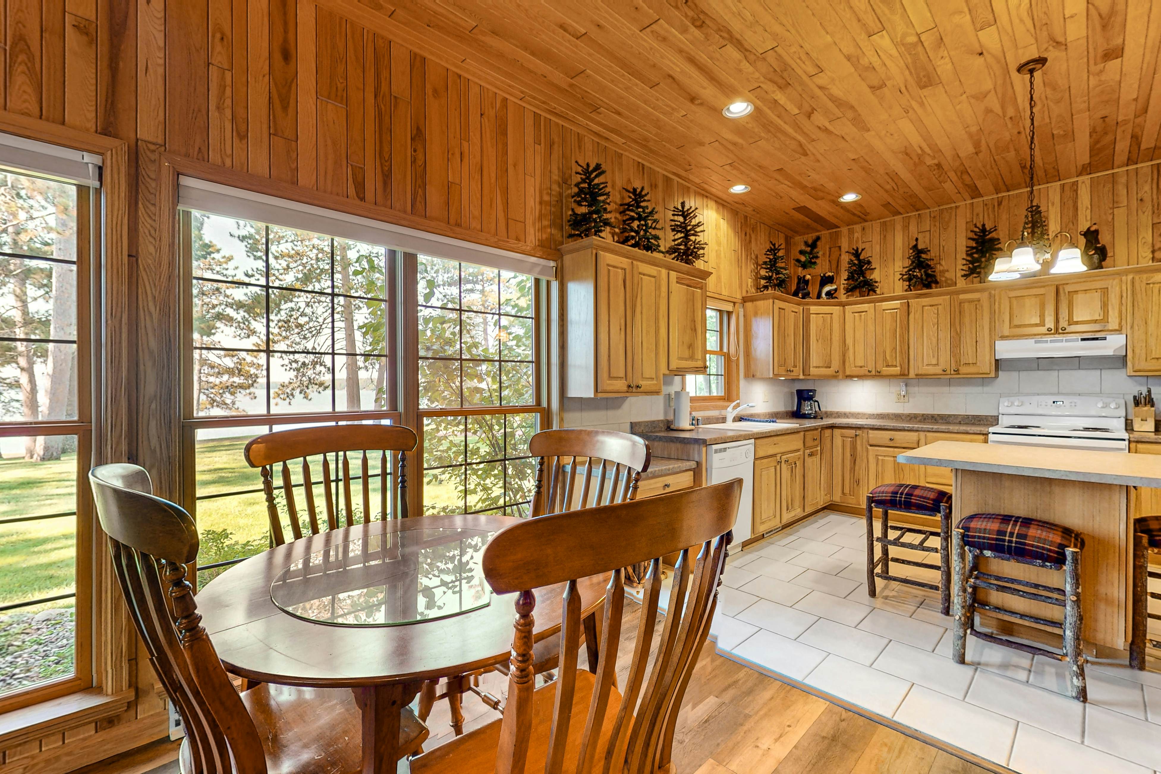 Chippewa Retreat - Den 