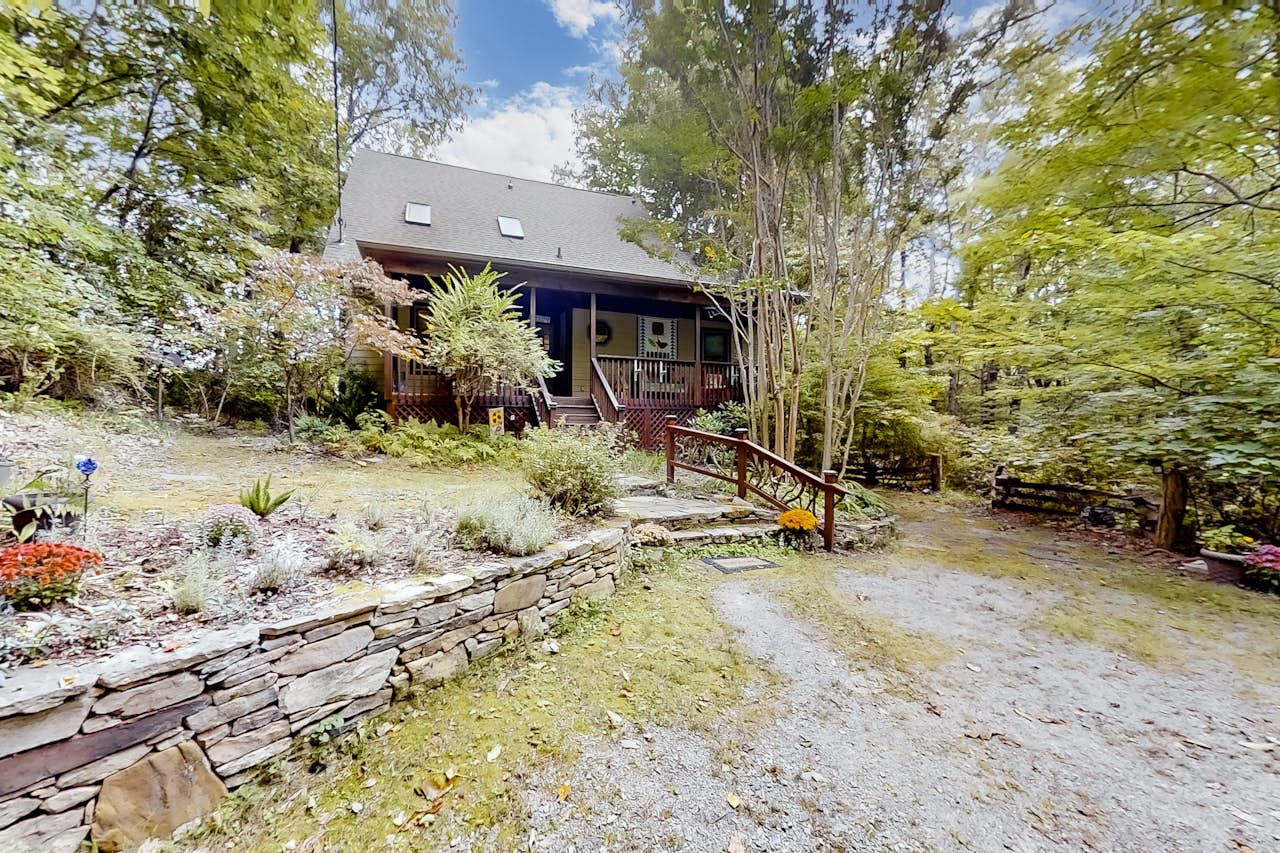 Pisgah Cottage 3 BD Pisgah Forest, NC Vacation Rental Vacasa