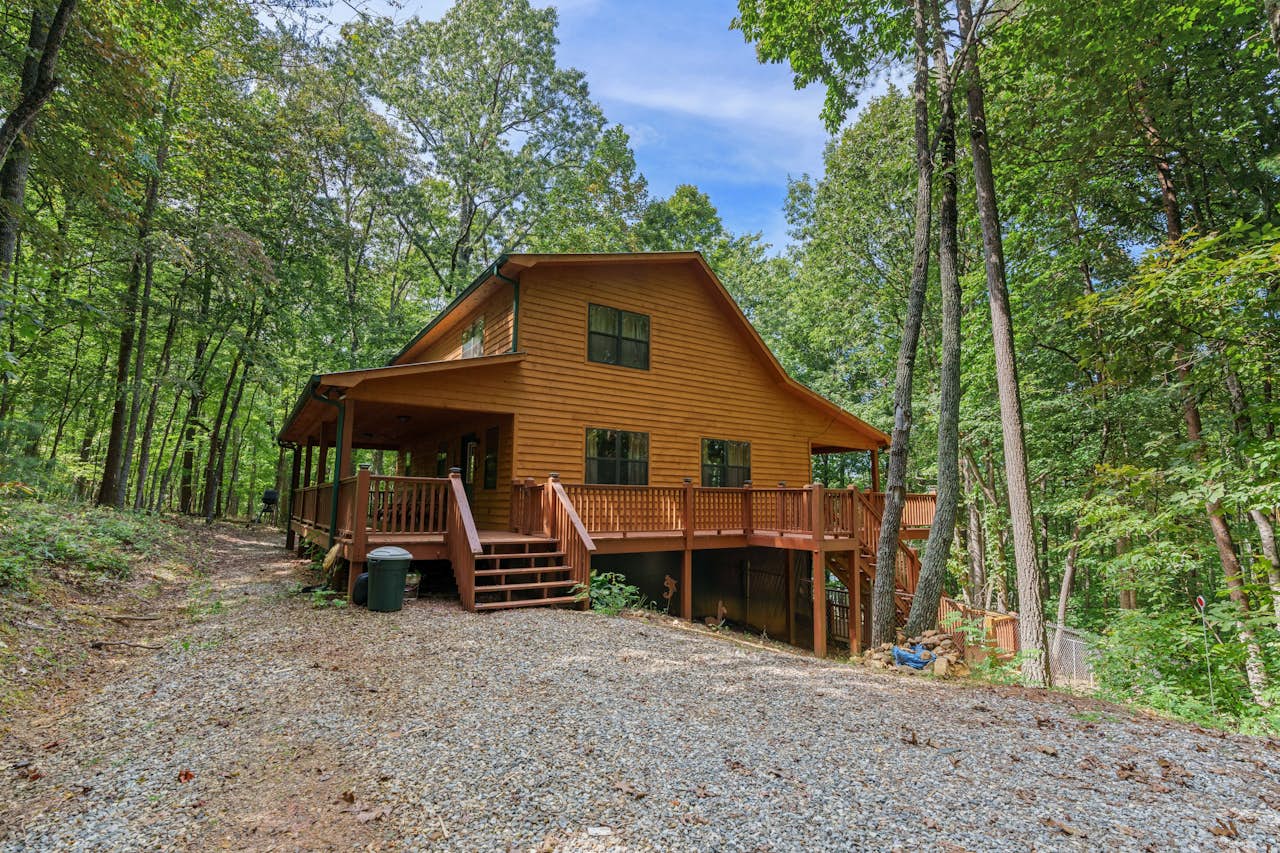 The Rustic Bear Cabin 2 BD Blairsville, GA Vacation Rental Vacasa