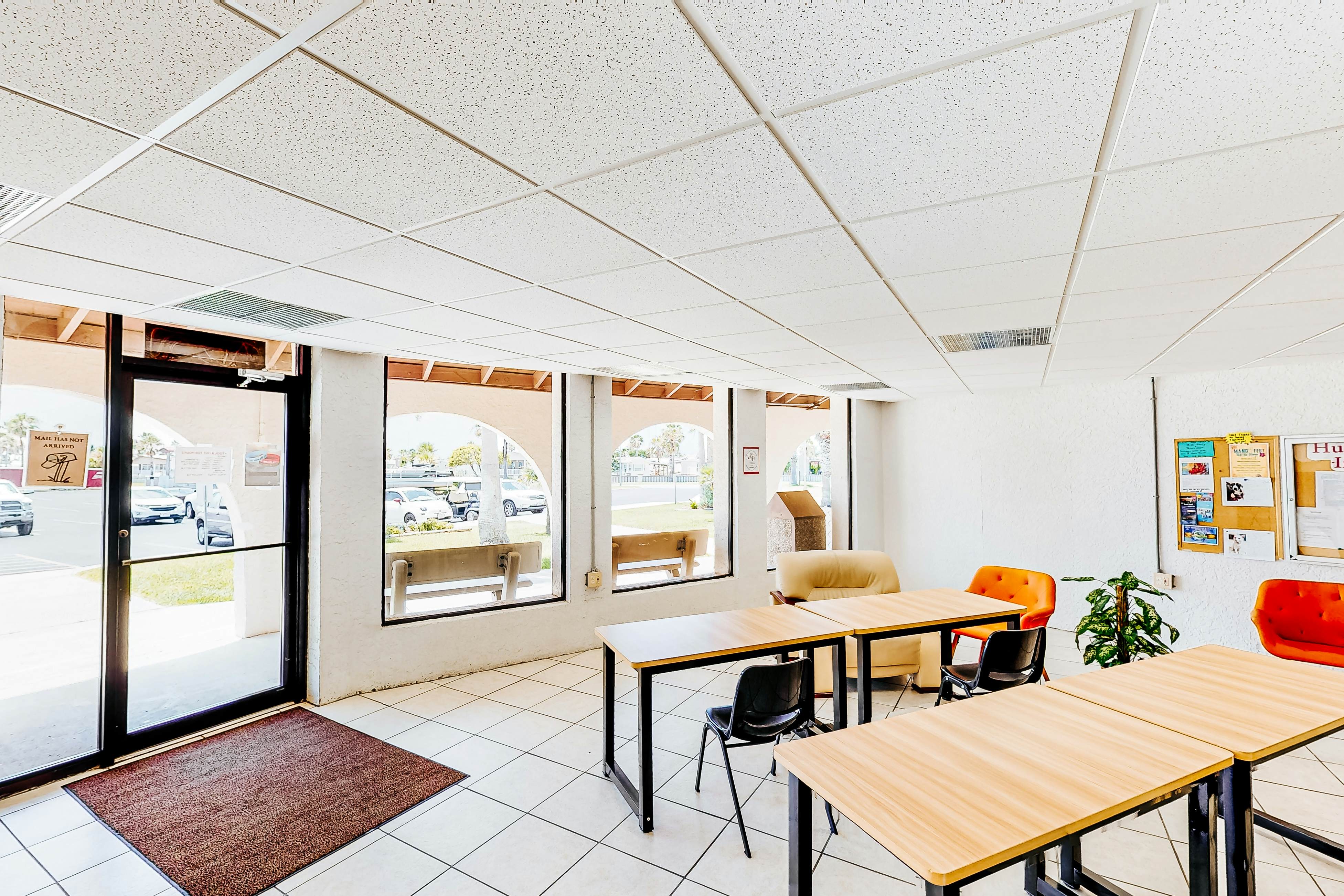 Long Island Village 502 W Clam