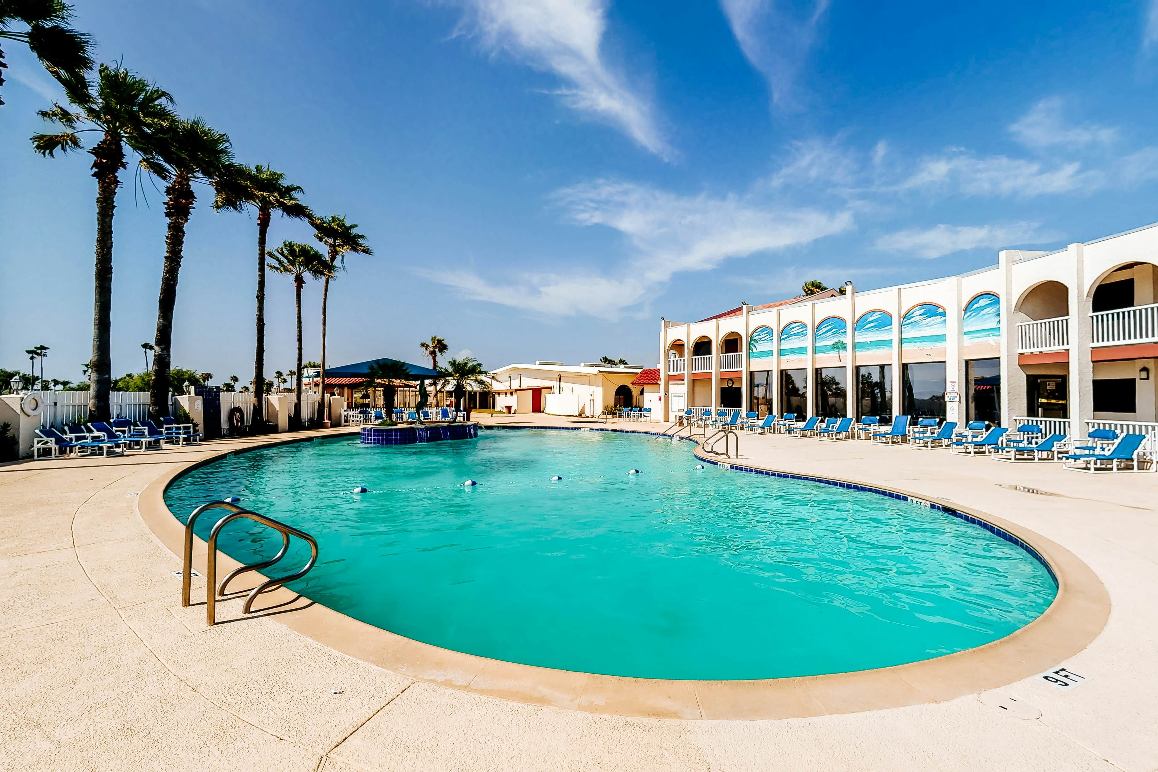 Long Island Village 502 W Clam