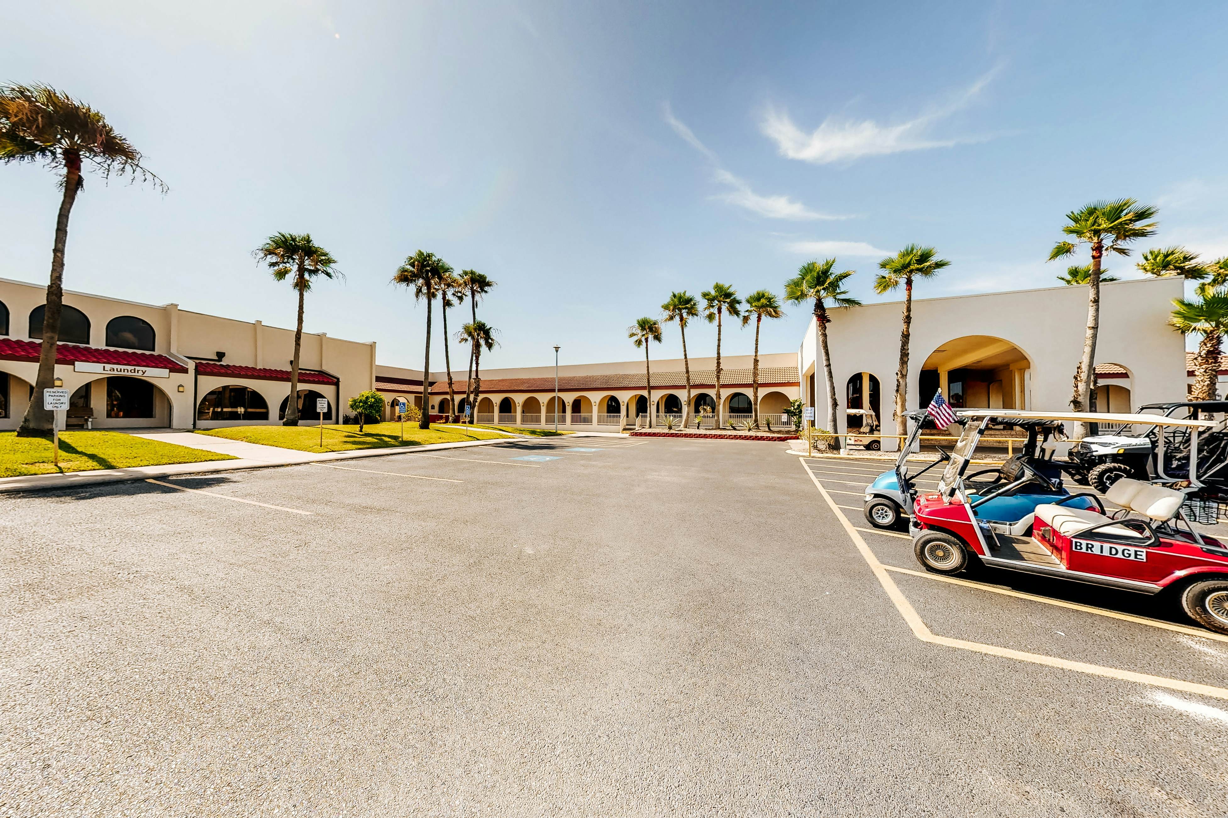 Long Island Village 502 W Clam