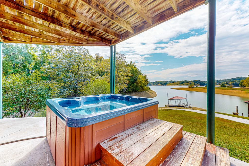Lakefront Cabin W Views, Boat Ramp, Dock, Hot Tub — Sevierville, TN — vacation rental