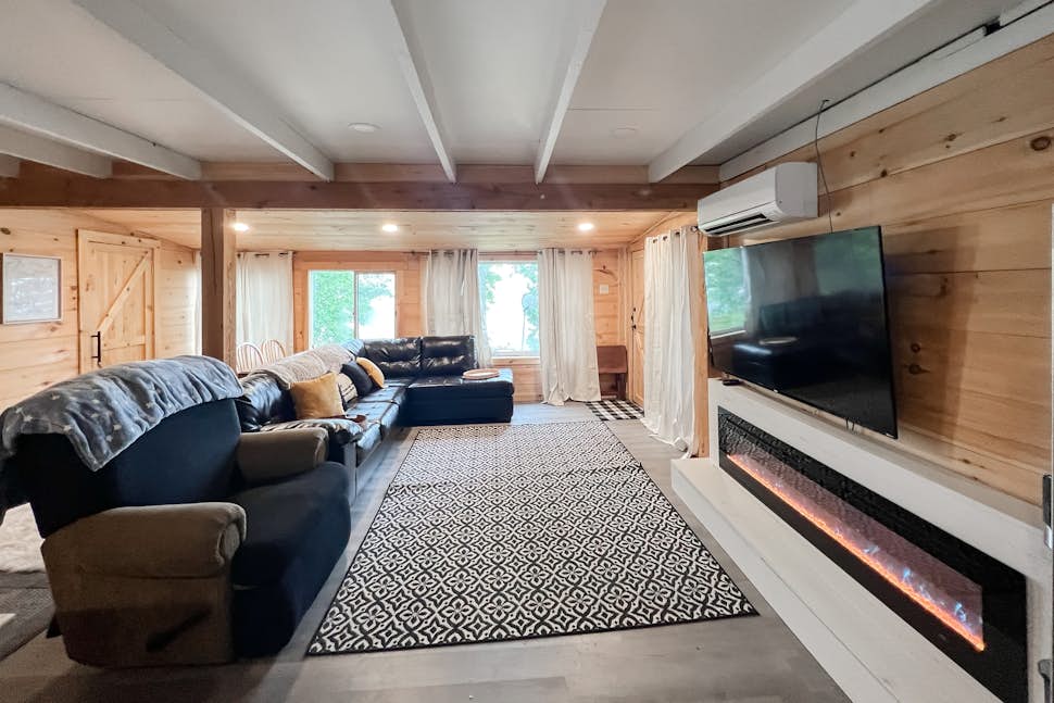 Lake Carmi Retreat 2 BD Franklin, VT Vacation Rental Vacasa