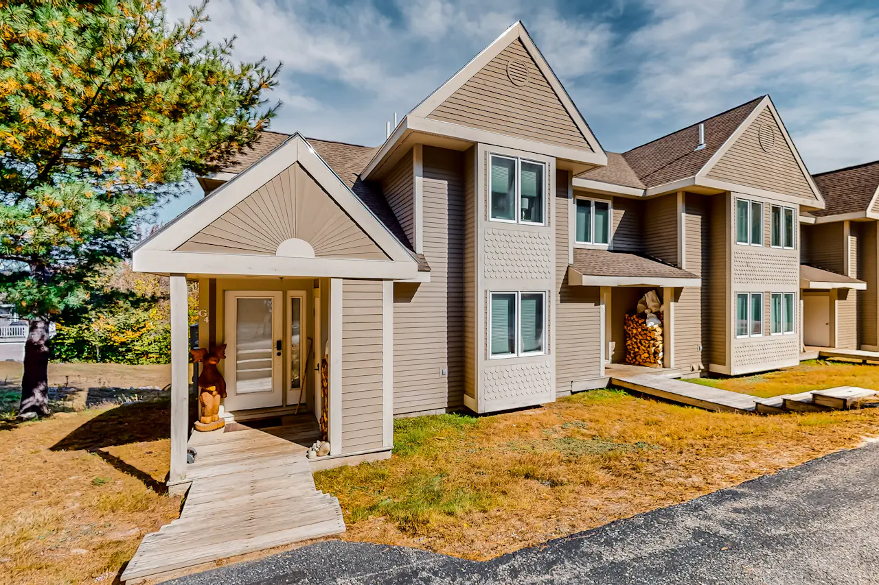 Après Chalet 4 BD Newry, ME Vacation Rental Vacasa