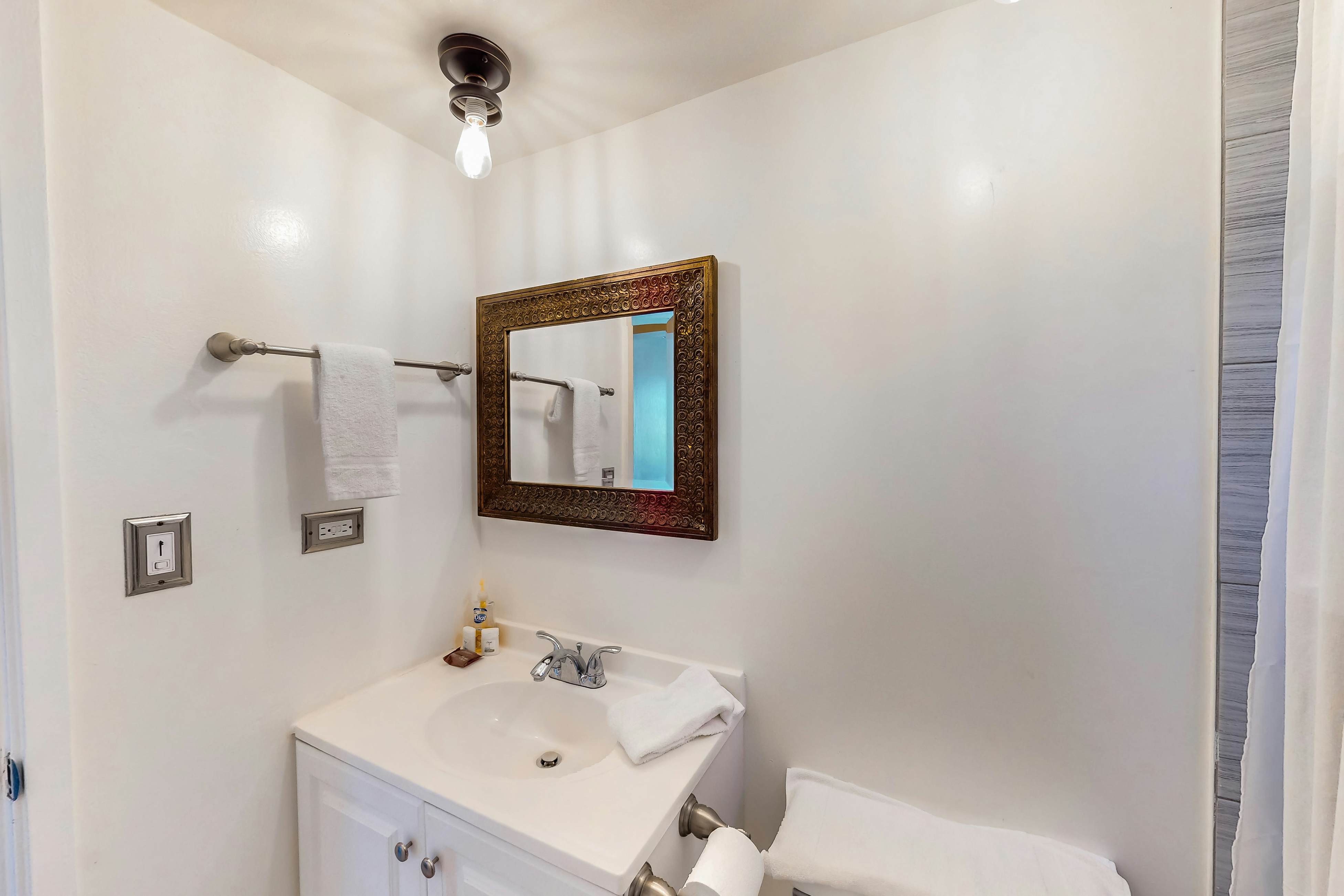 The Bamboo Oasis at Bamboo Waikiki #307