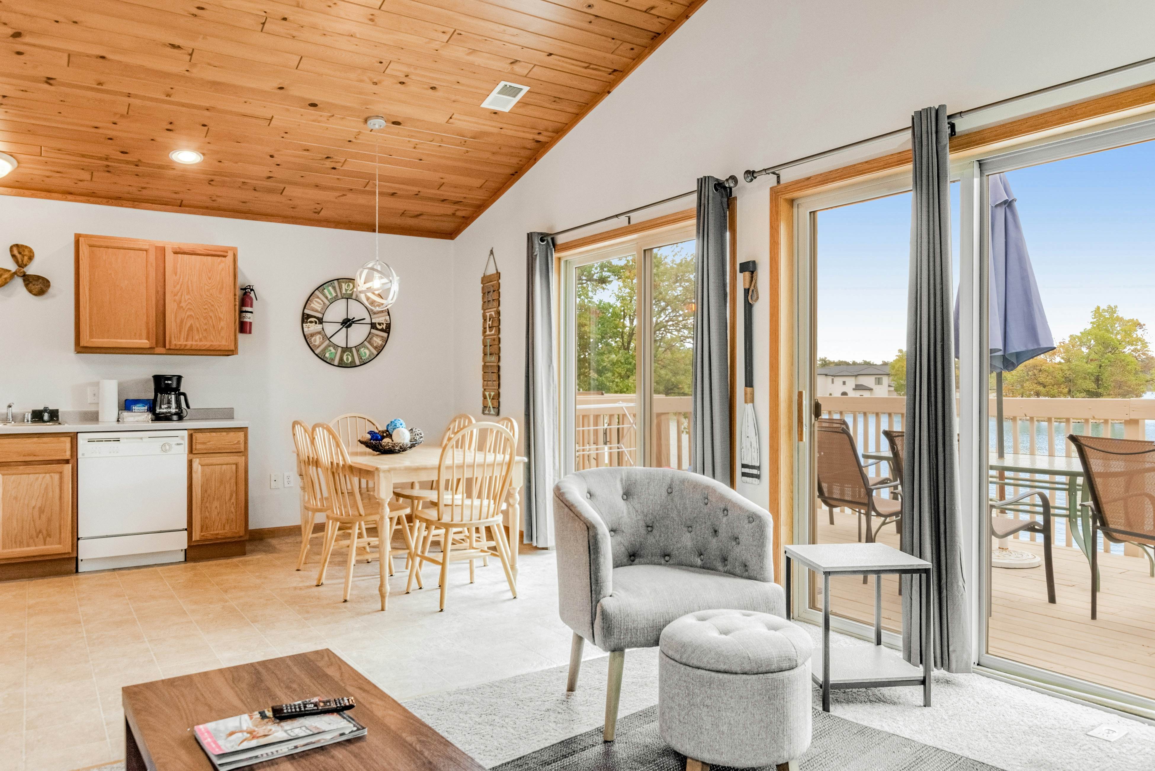 Thunderbird Resort Condo 1040E