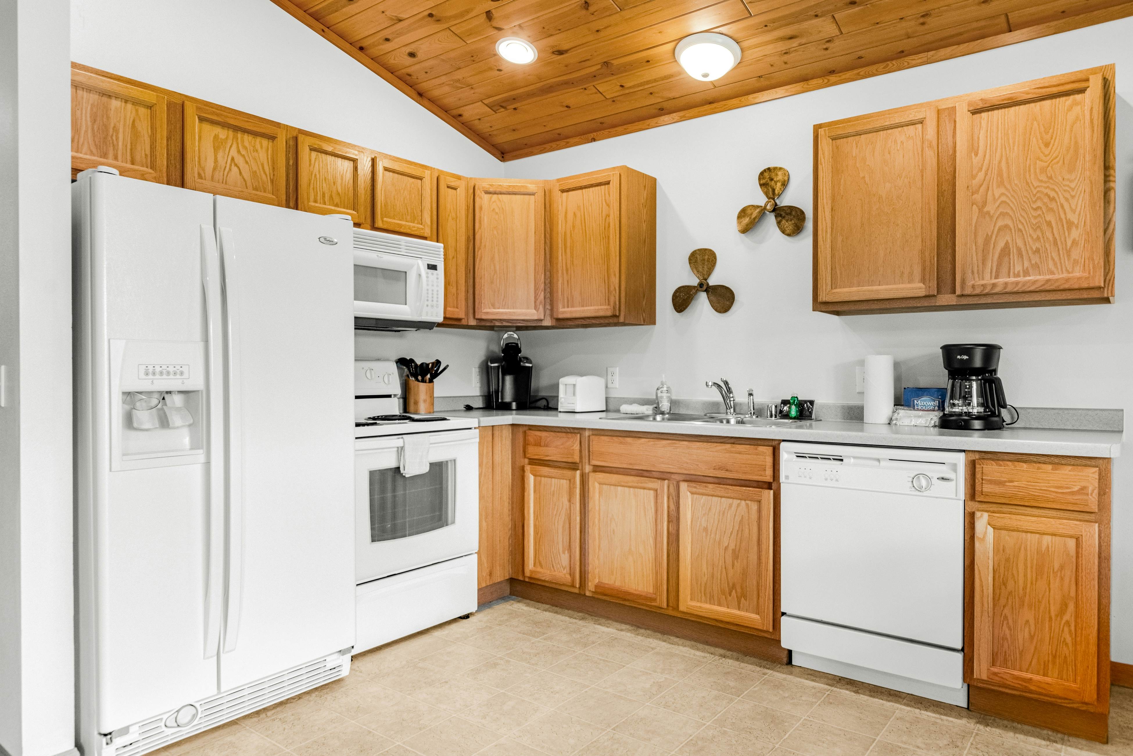 Thunderbird Resort Condo 1040E