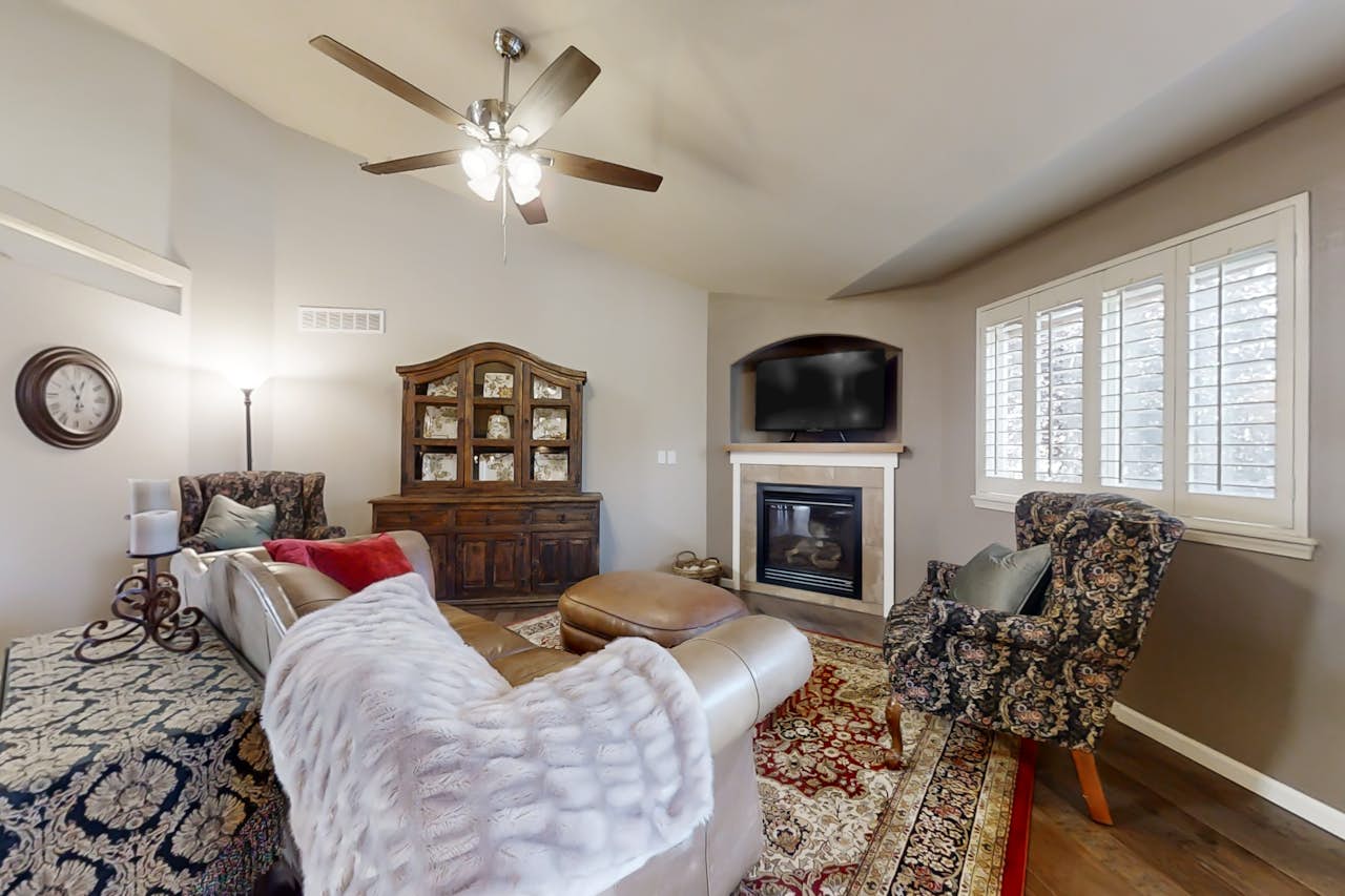 Cozy Colorado Hideaway 4 BD Greeley, CO Vacation Rental Vacasa