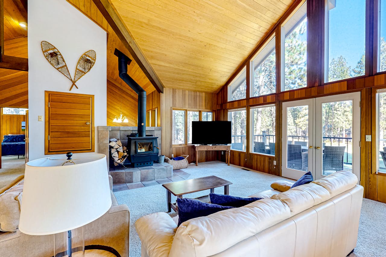 House of Bear 3 BD Black Butte Ranch, OR Vacation Rental Vacasa