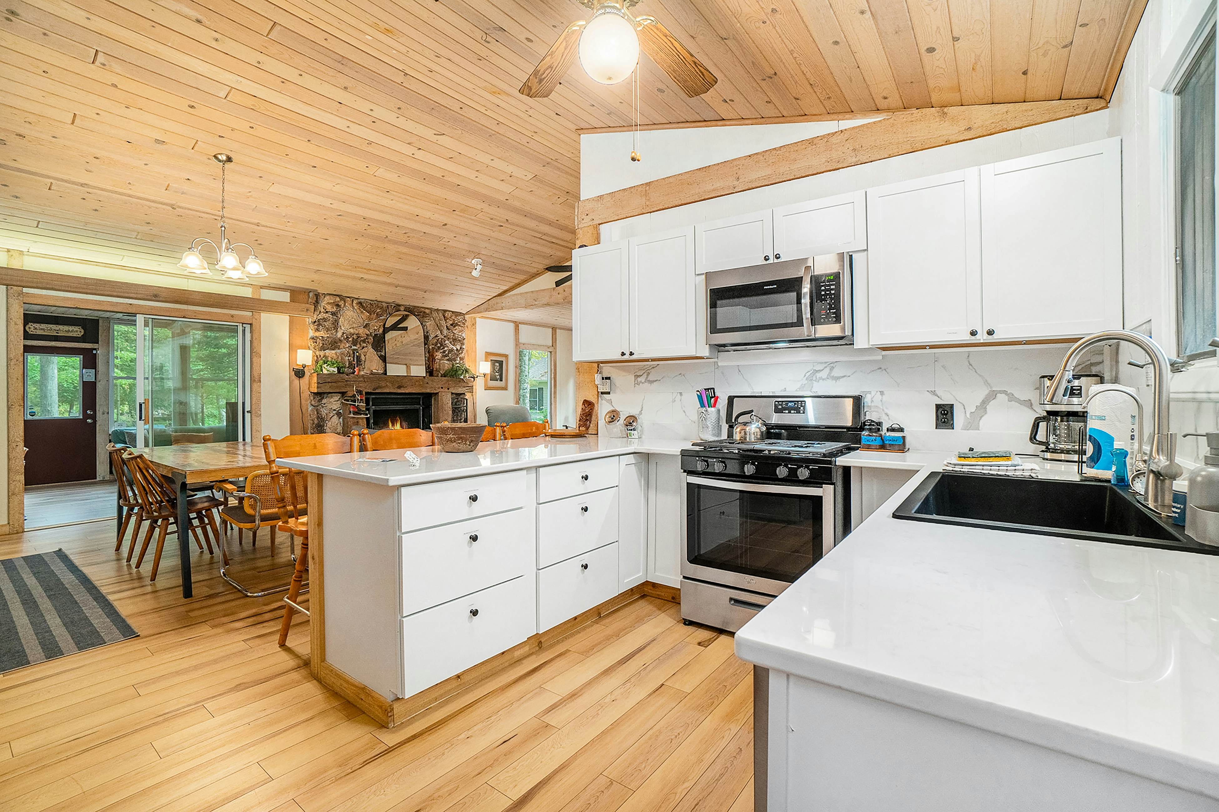 Whispering River Hideaway	