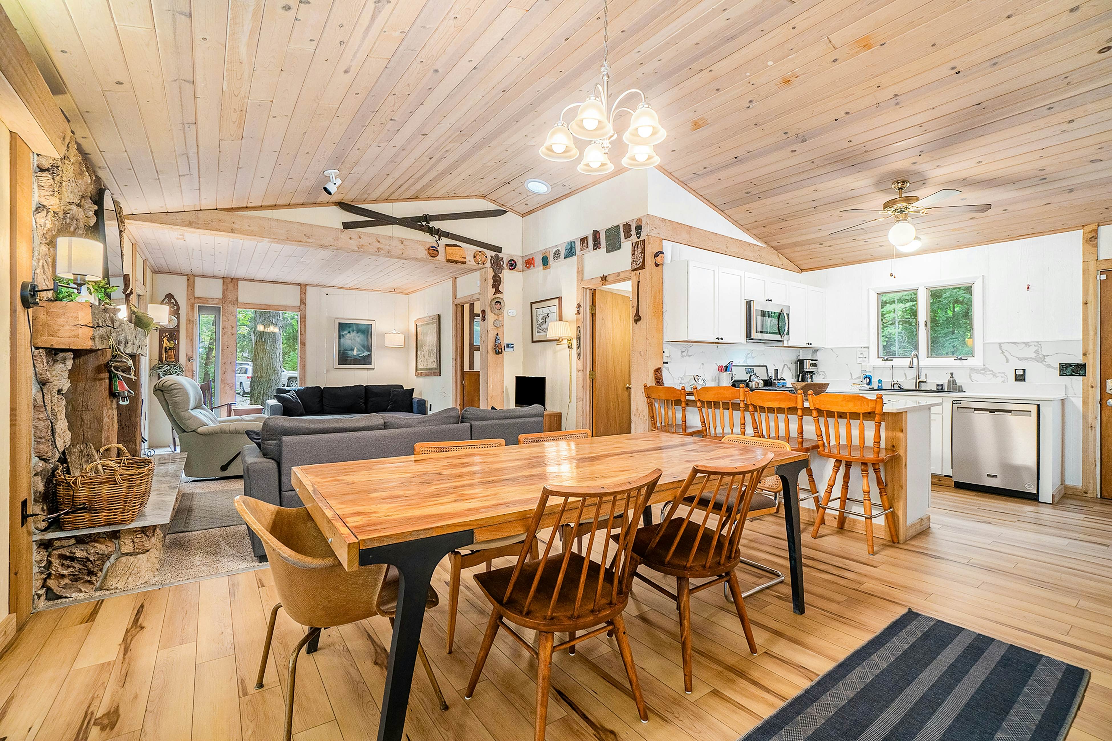 Whispering River Hideaway	