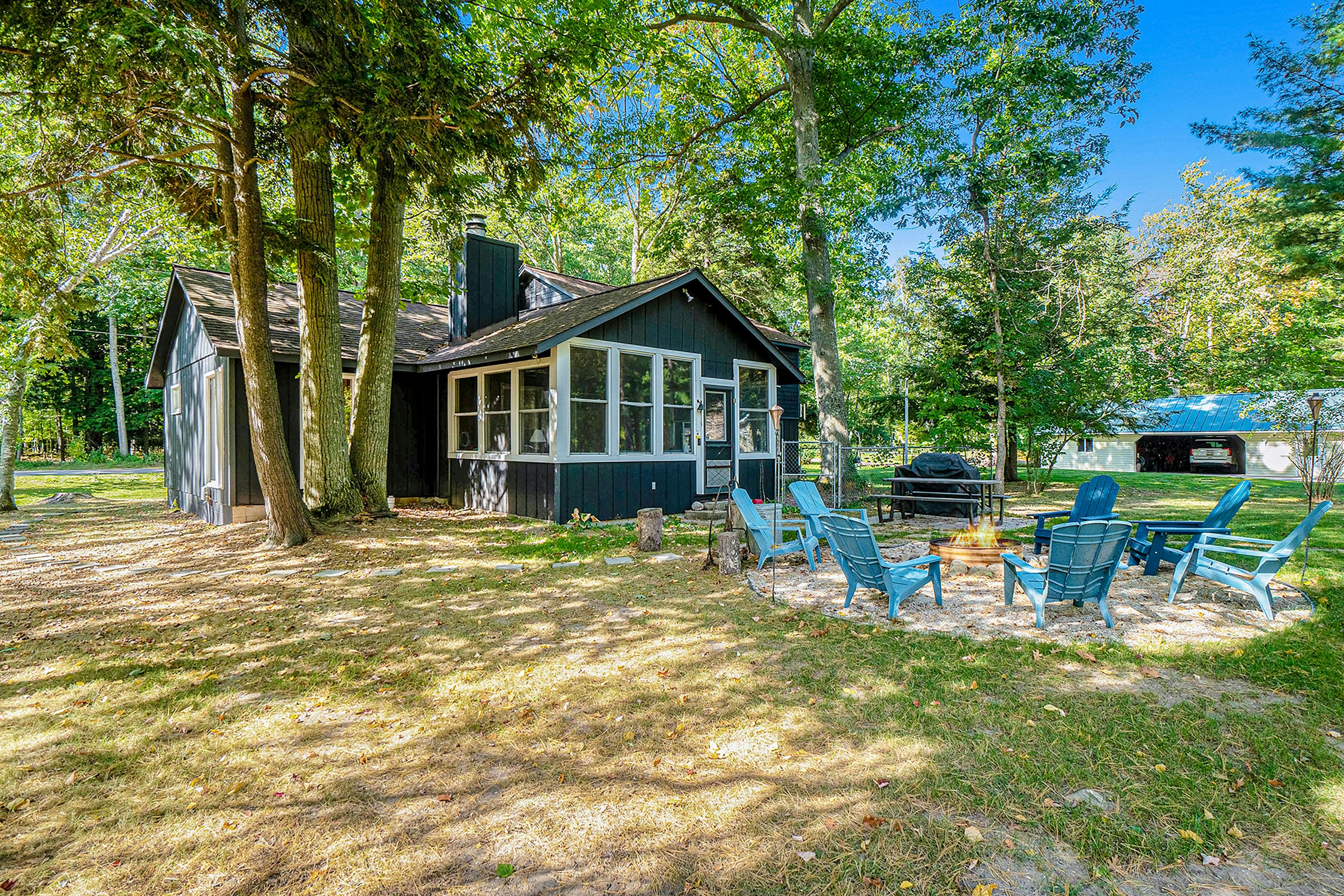 Whispering River Hideaway	