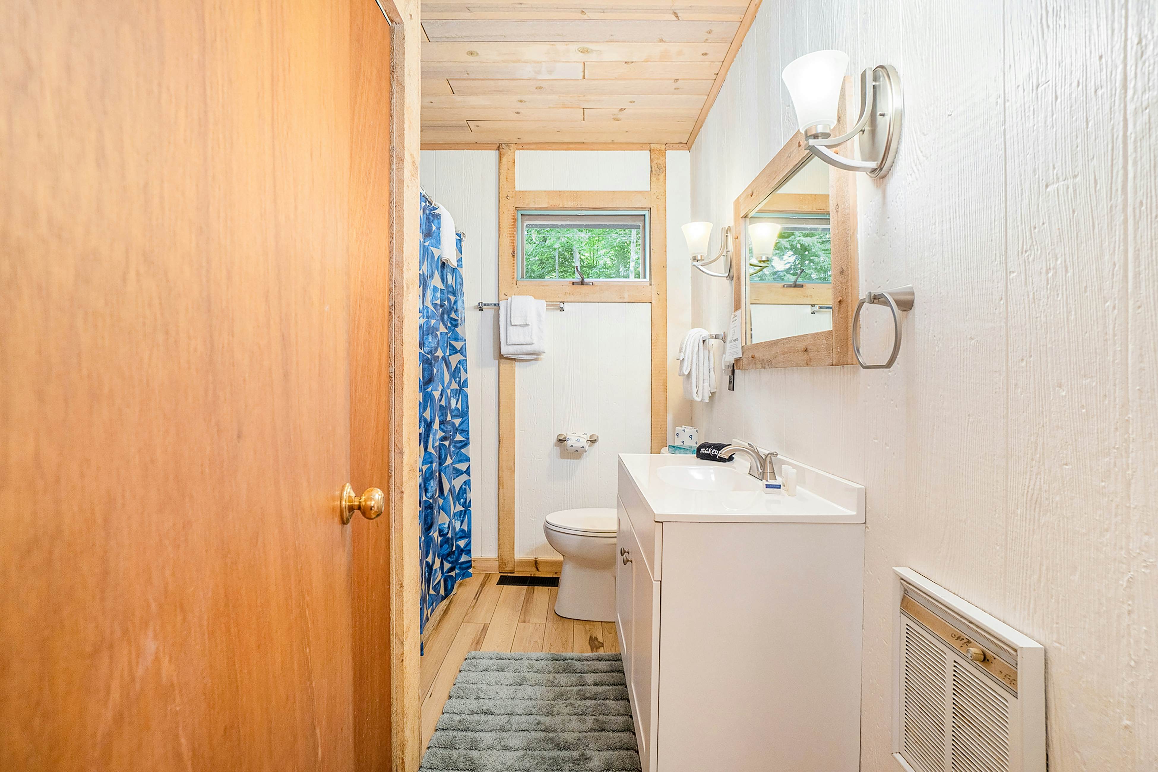 Whispering River Hideaway	