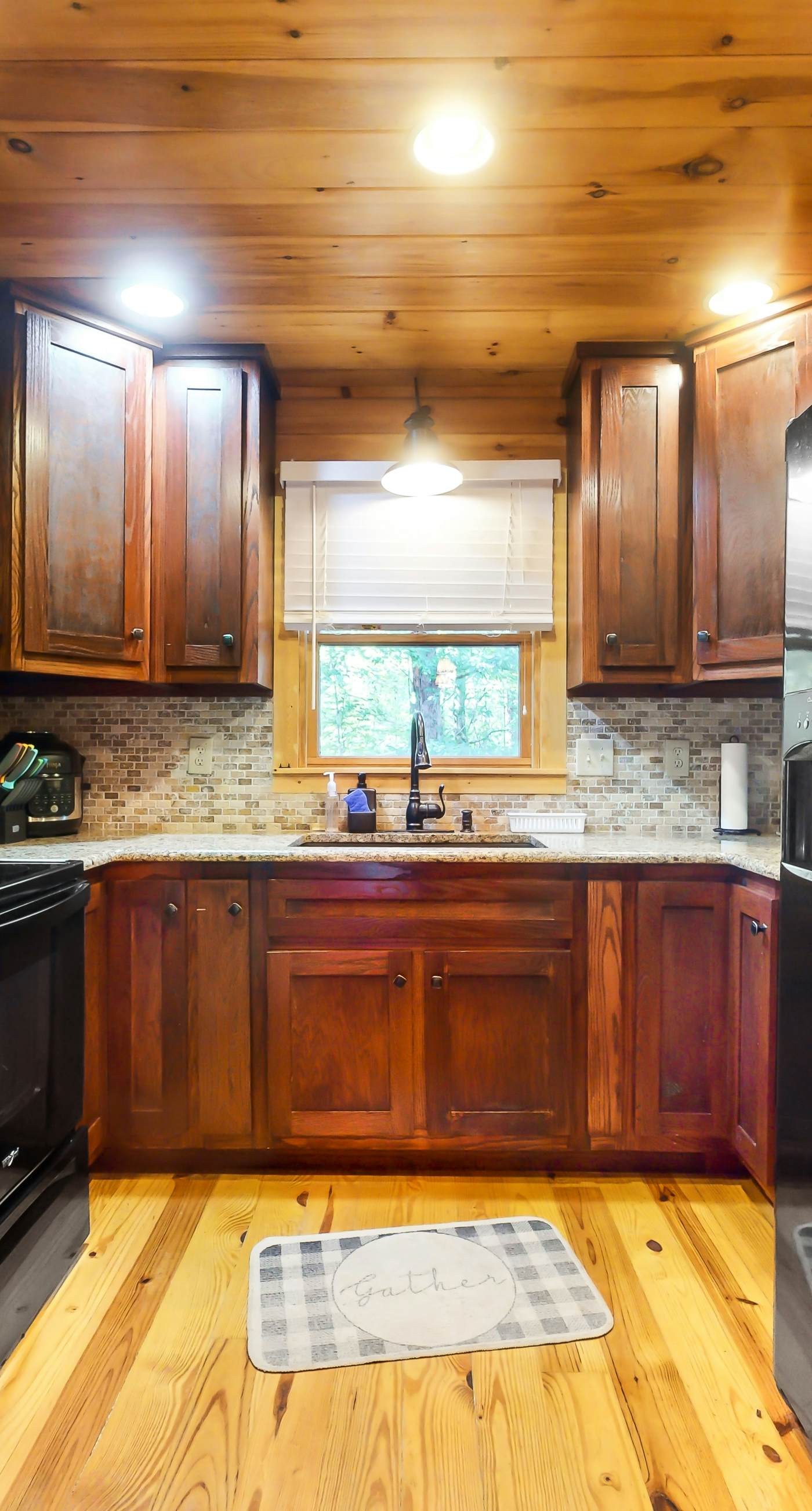 River's Creekside Cabin