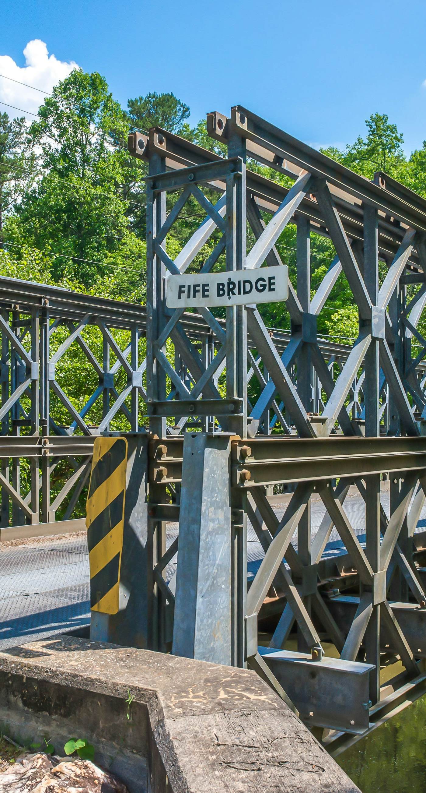River's Creekside Cabin