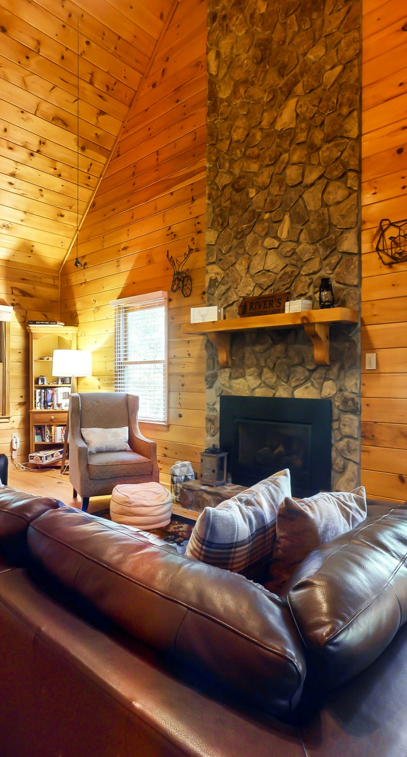 River's Creekside Cabin