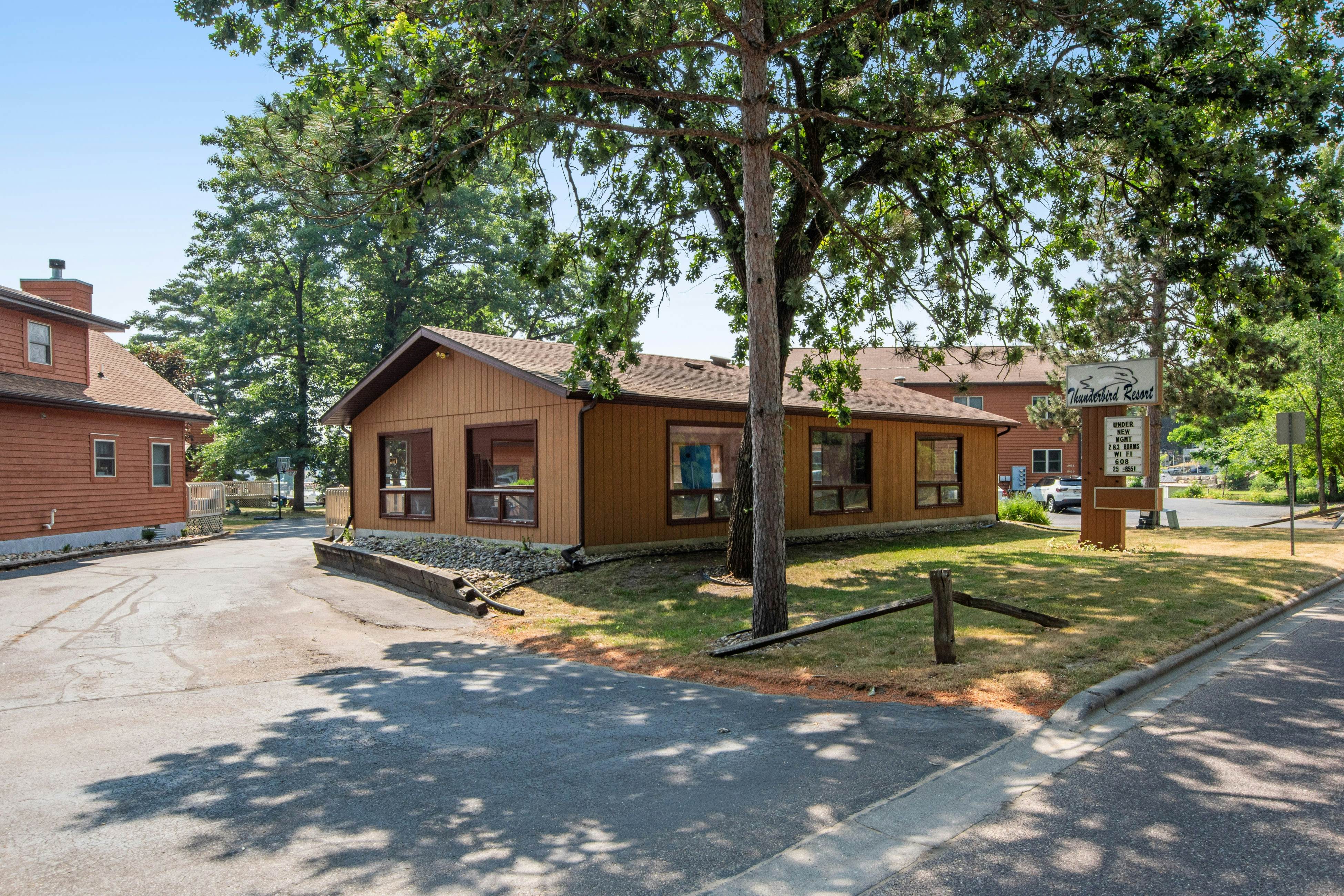 Thunderbird Resort Condo 1040E