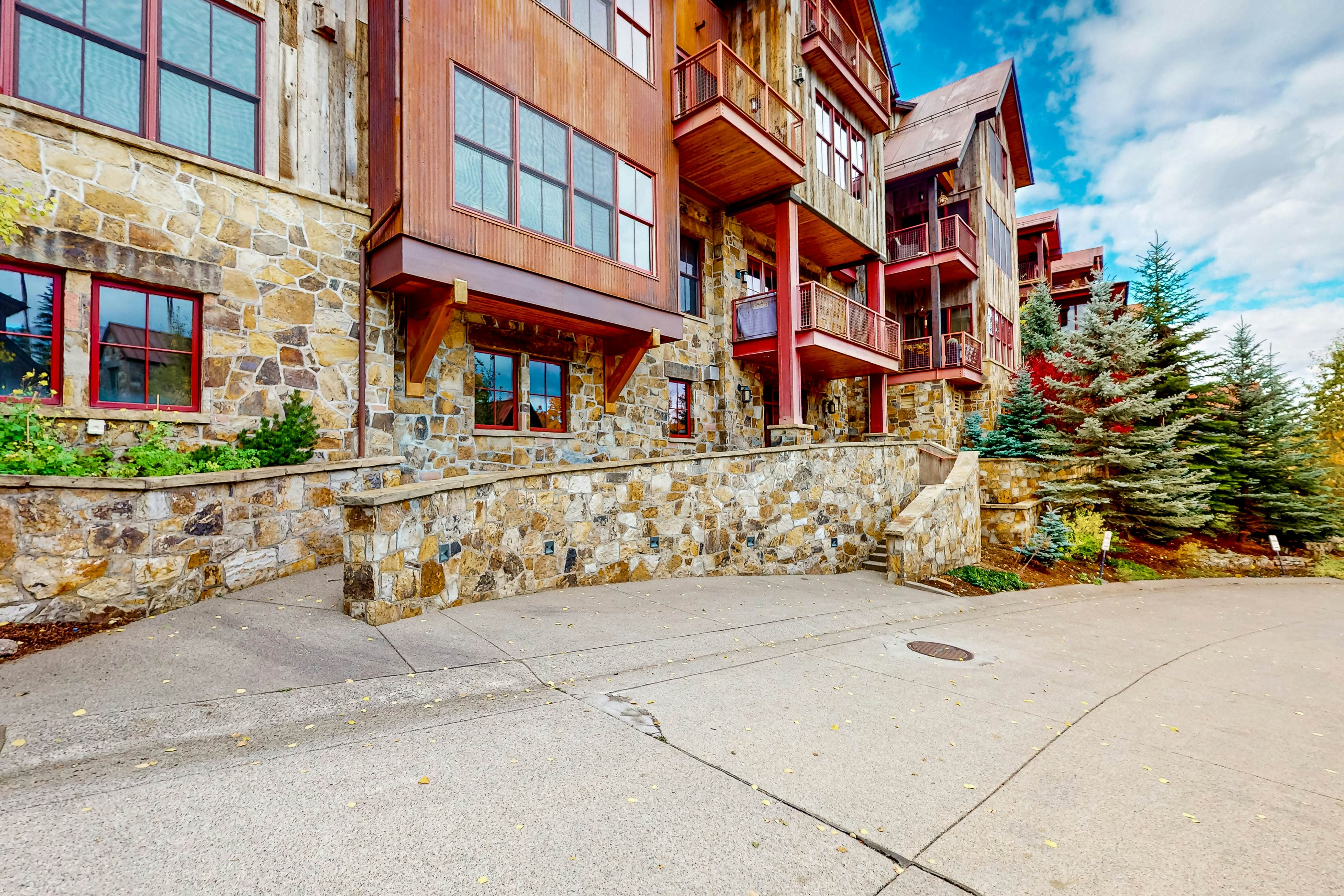 Trails Edge 8 - Trails Edge Line