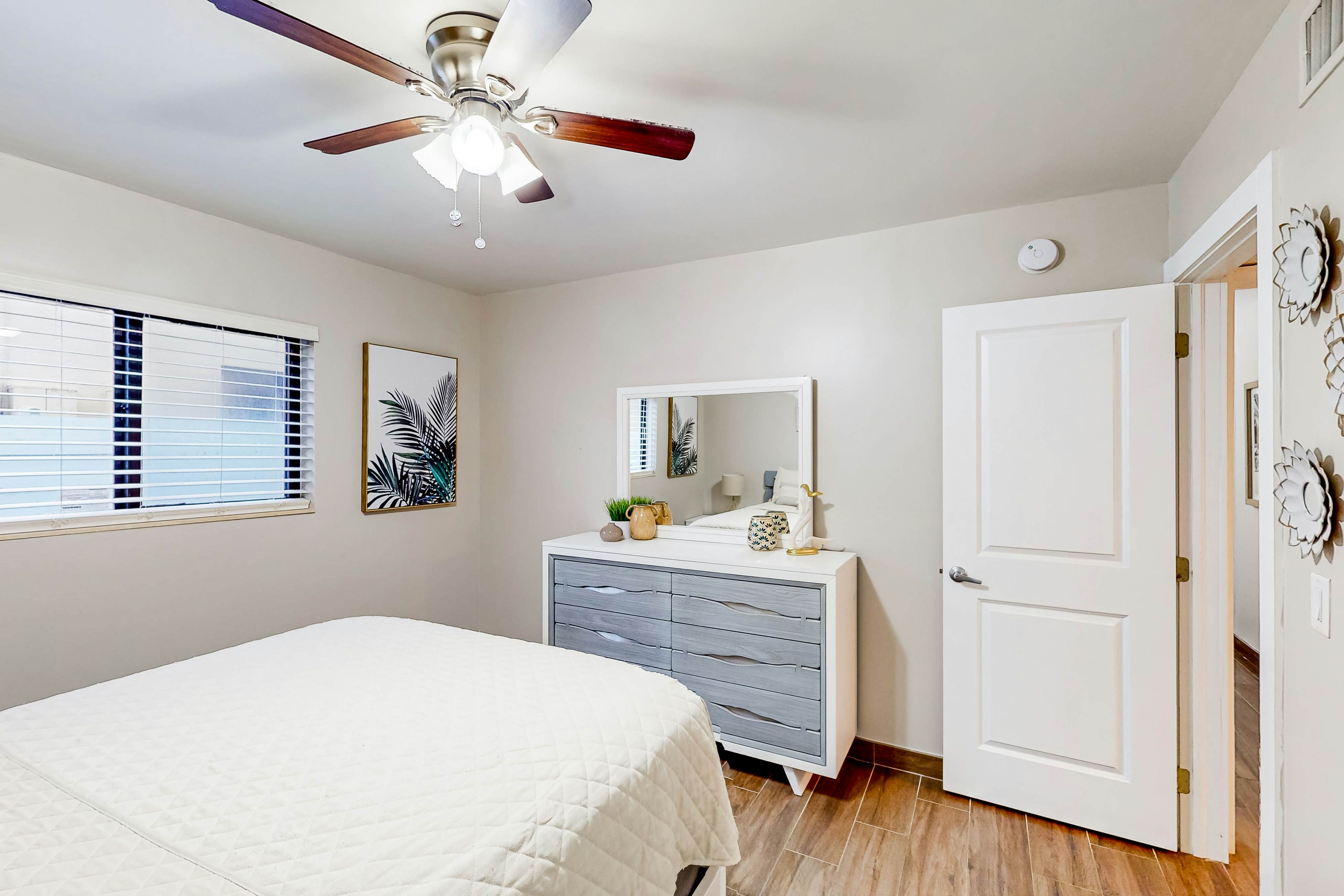 The Sailor's Perch, Unit 2