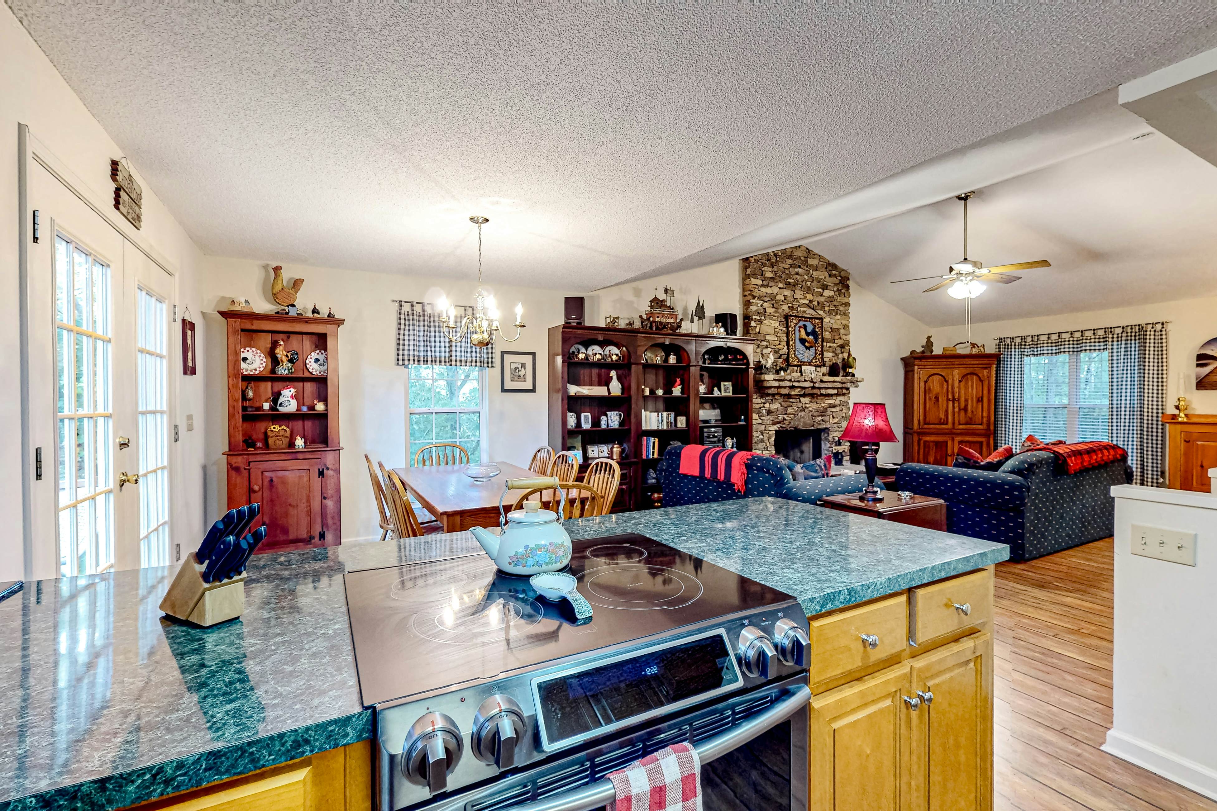 Holly Forest Hideaway