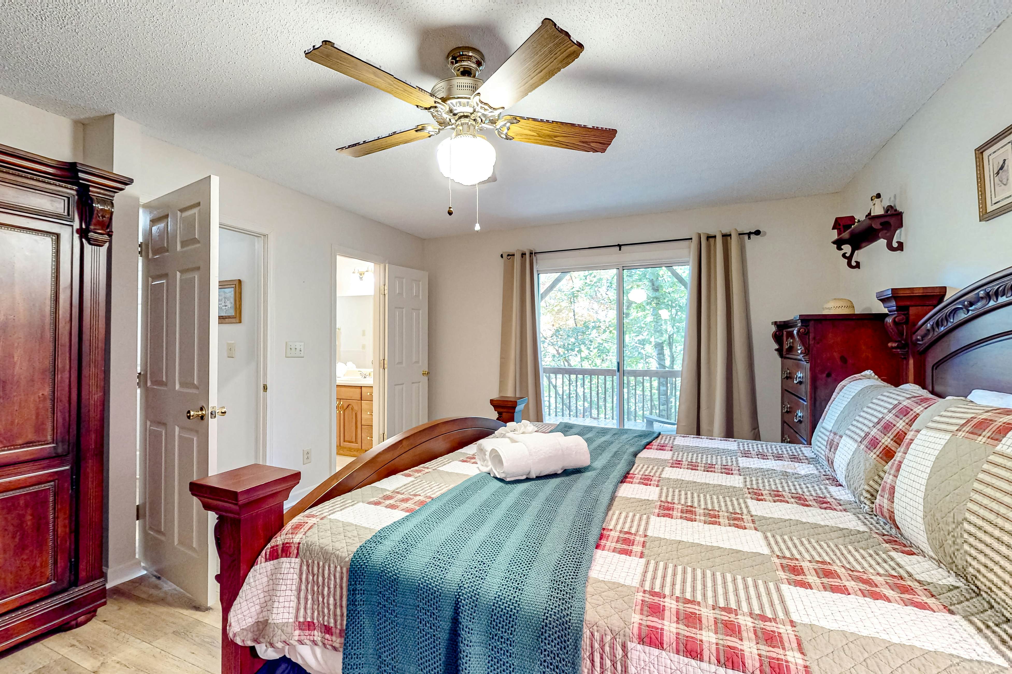 Holly Forest Hideaway