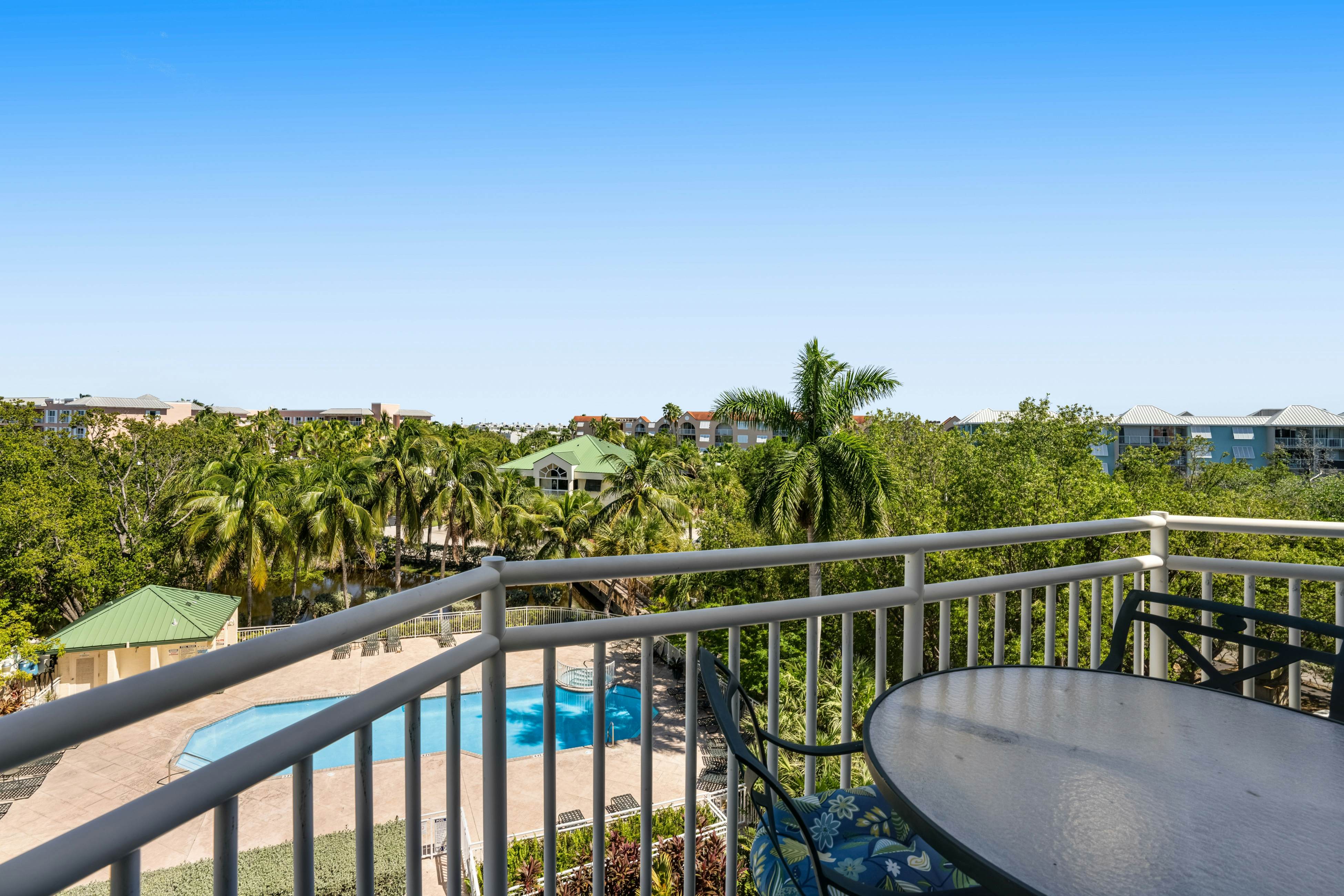 Sunrise Suites - Paradise Escape 407