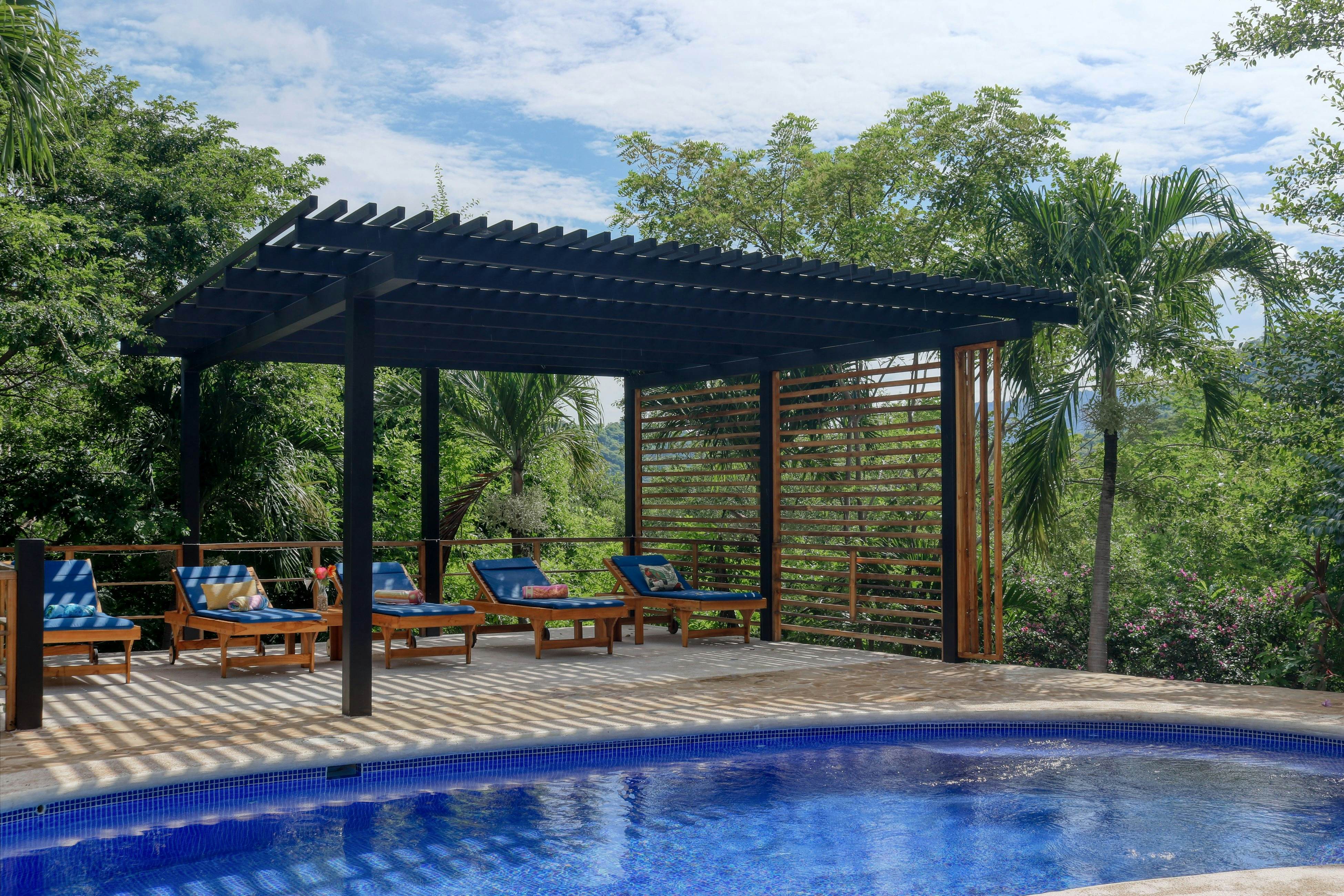 Casa Mimosa Poolside