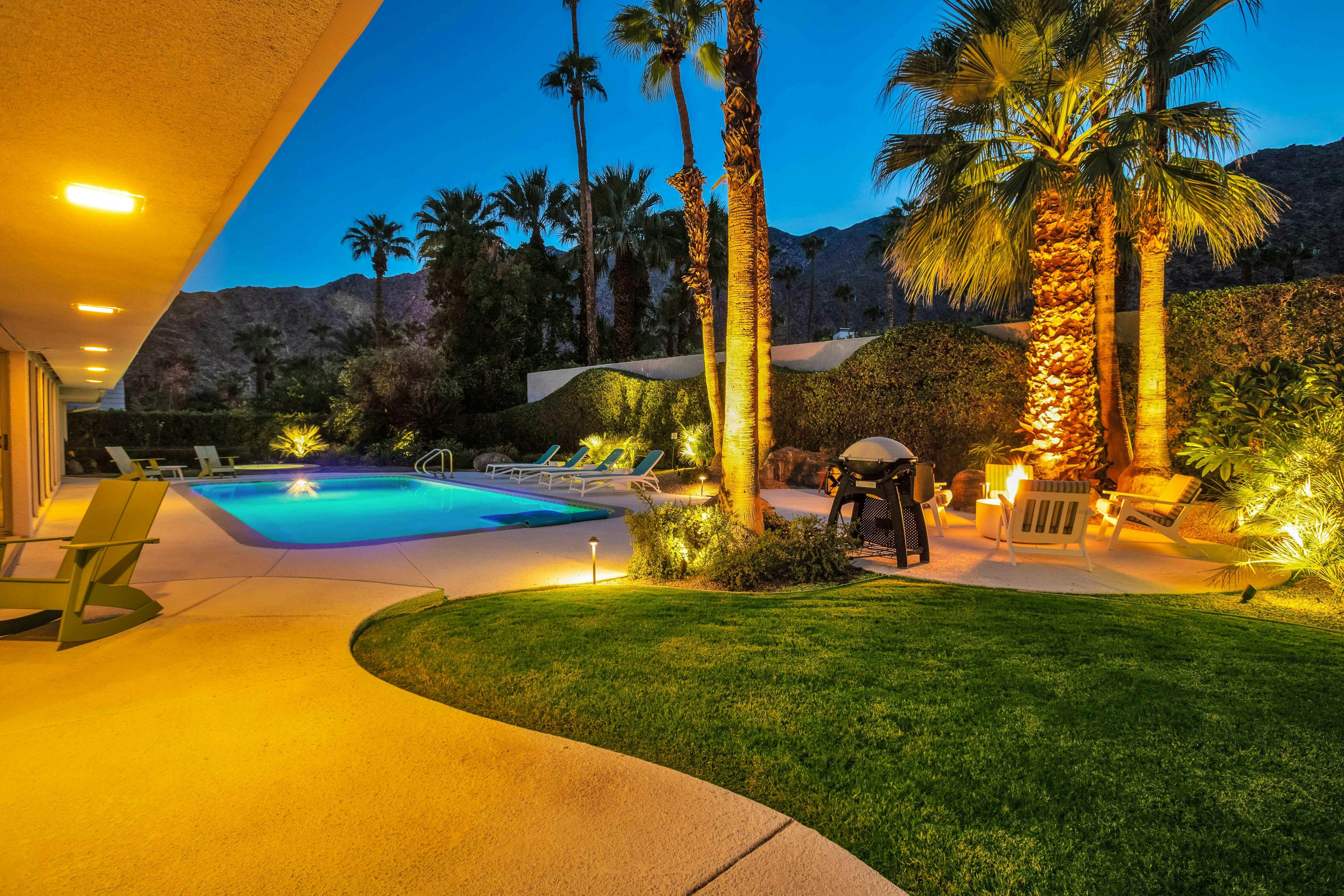 Palm Springs Style - 2875