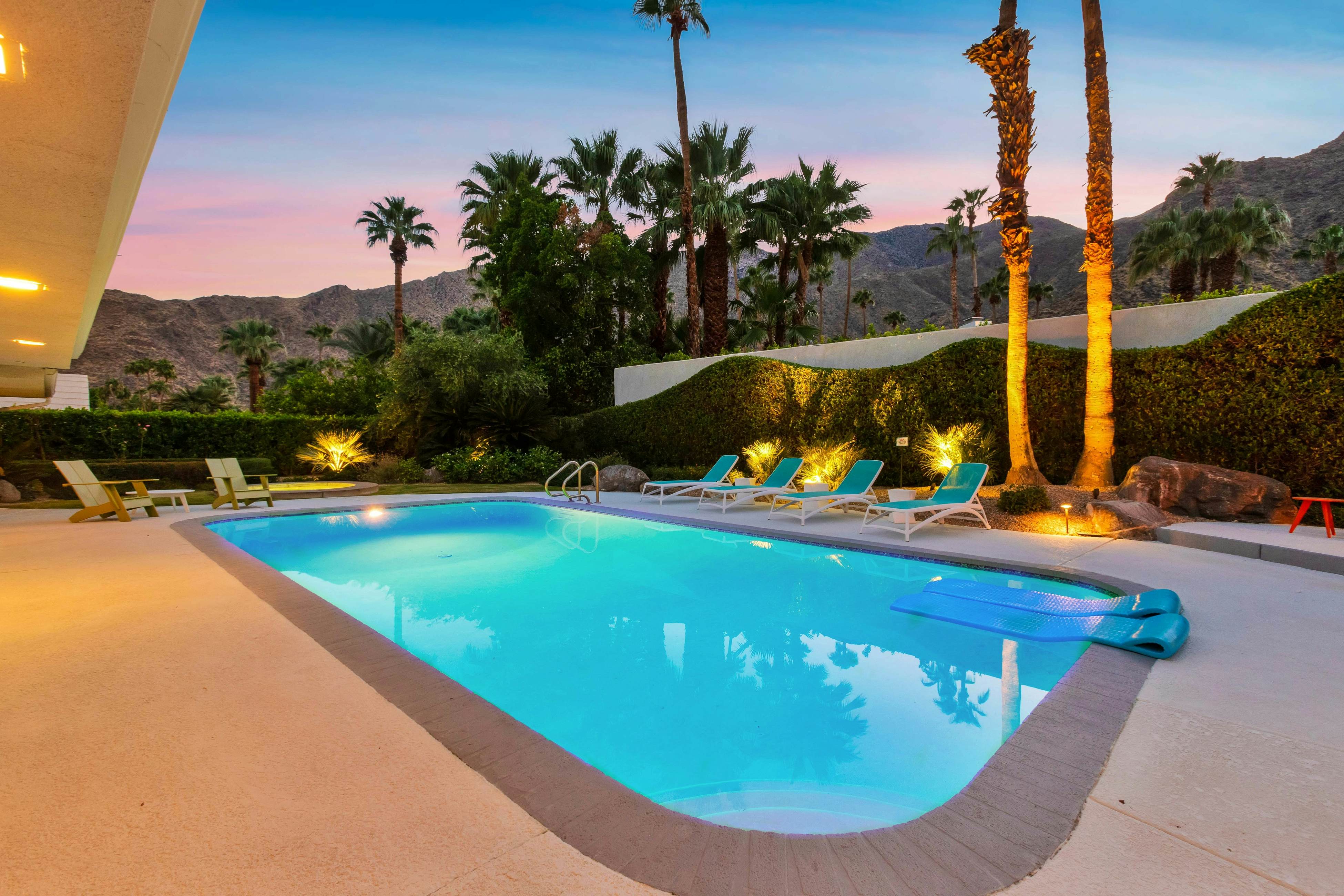 Palm Springs Style - 2875