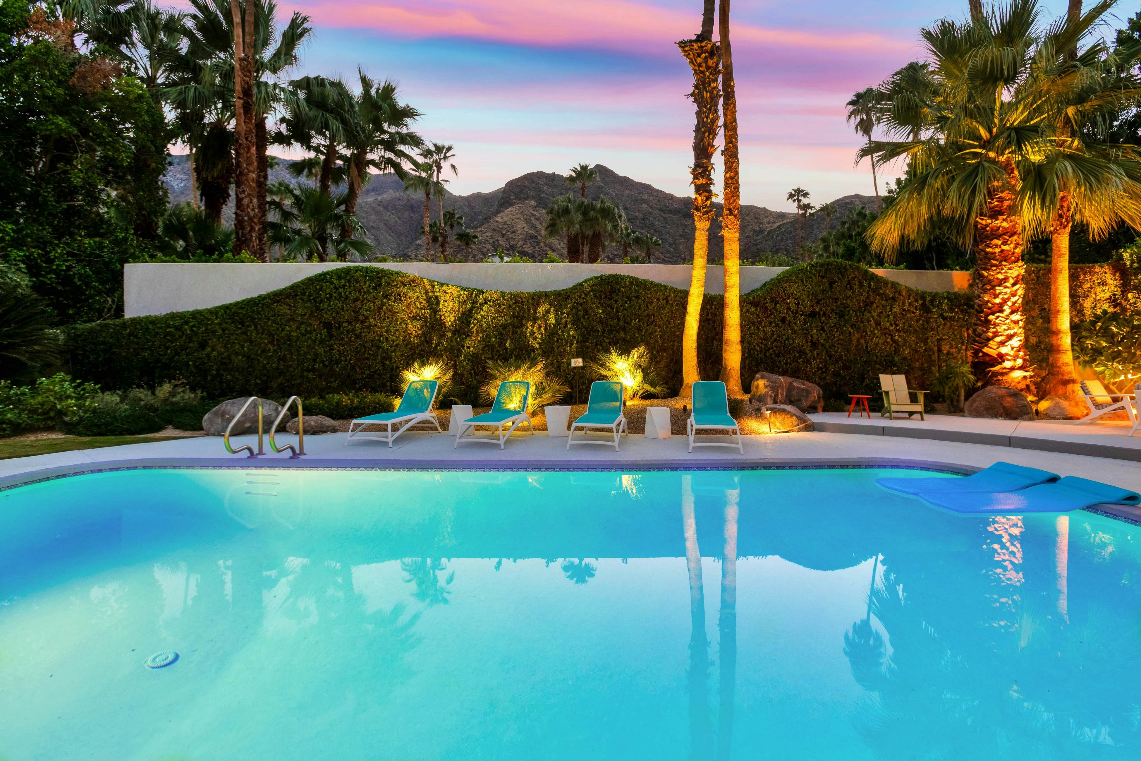 Palm Springs Style - 2875