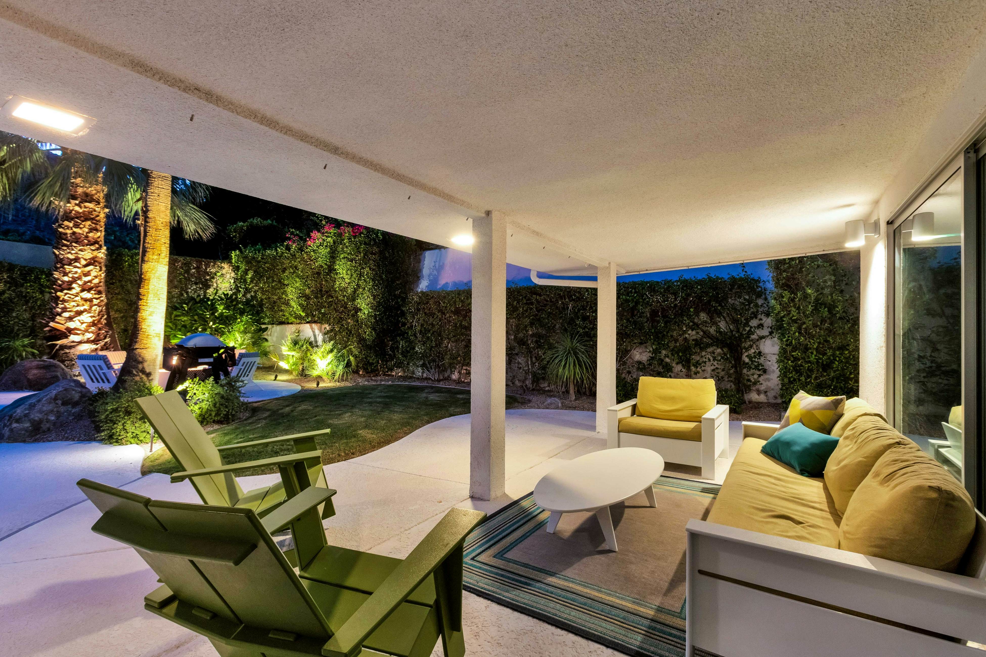 Palm Springs Style - 2875