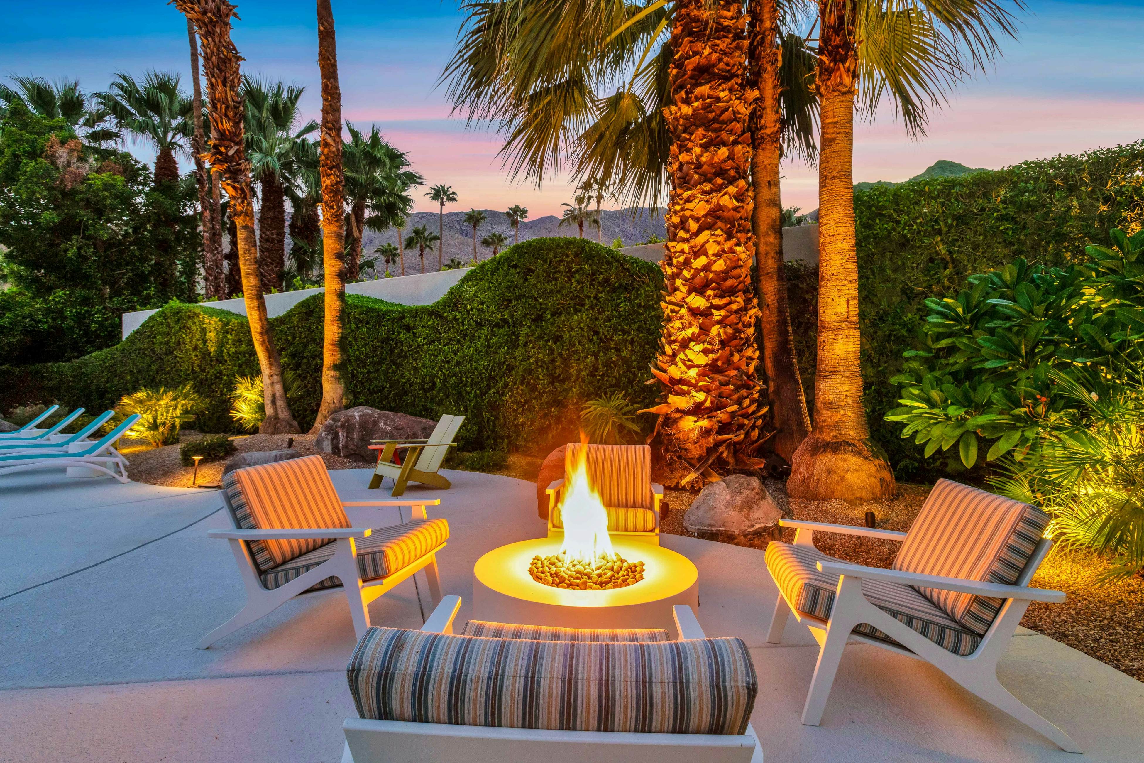 Palm Springs Style - 2875