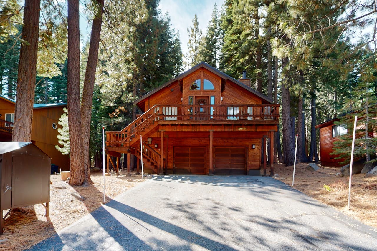Donner Delight 3 BD Truckee, CA Vacation Rental Vacasa
