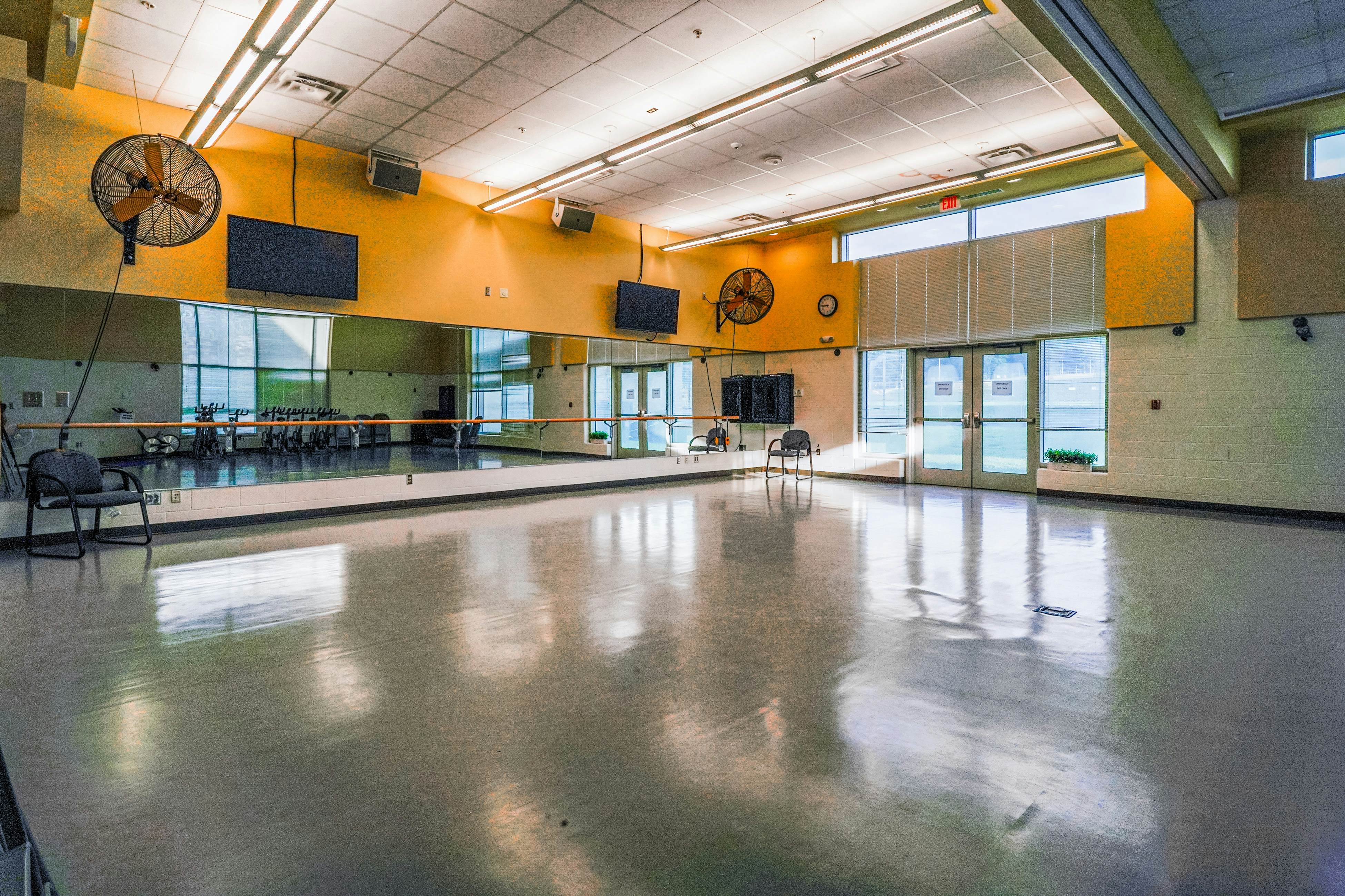 Spacious Panoramic Deep Creek Lodge