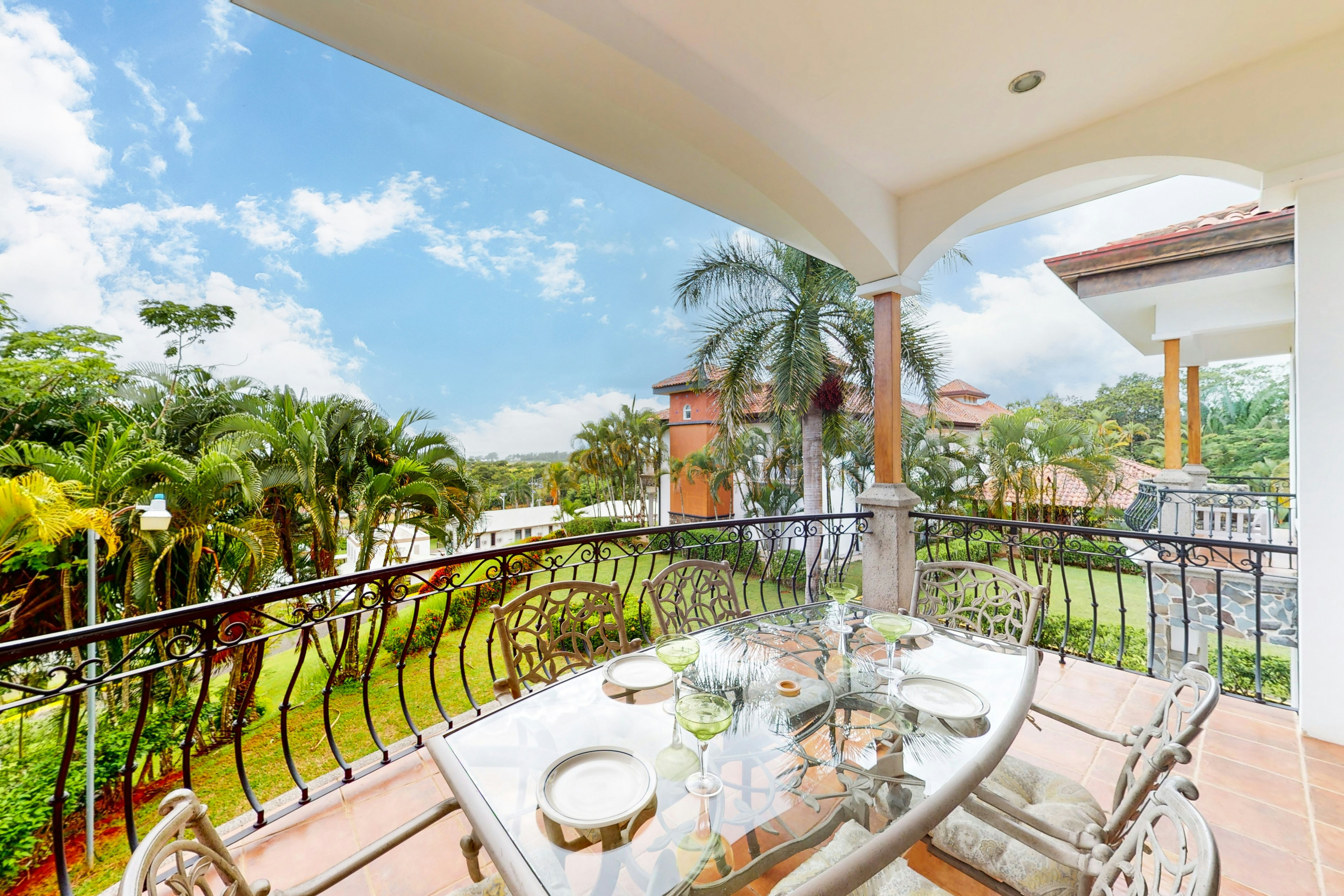 Del Pacifico Condo C7