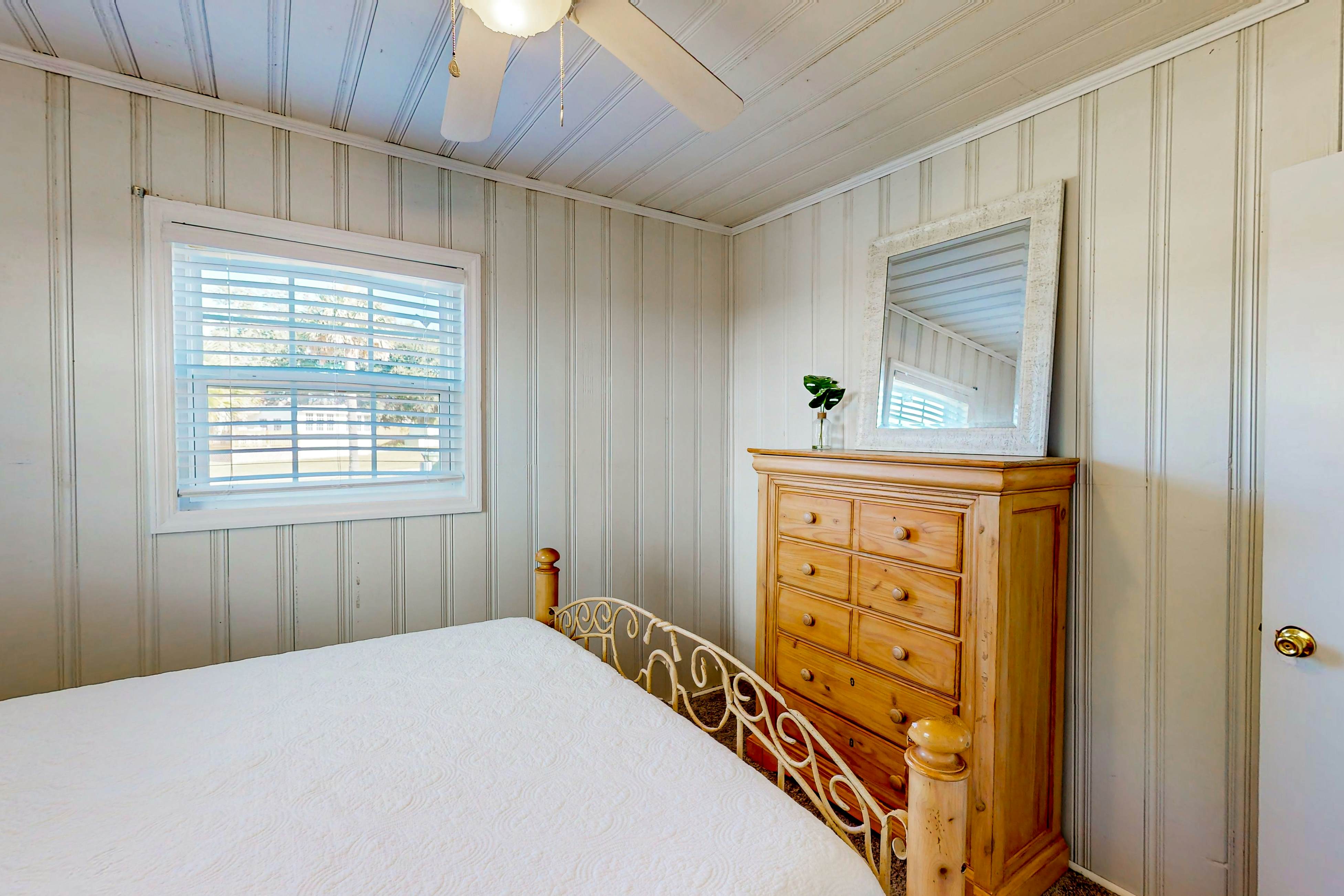 The Boat House 2 BD Sneads Ferry, NC Vacation Rental Vacasa