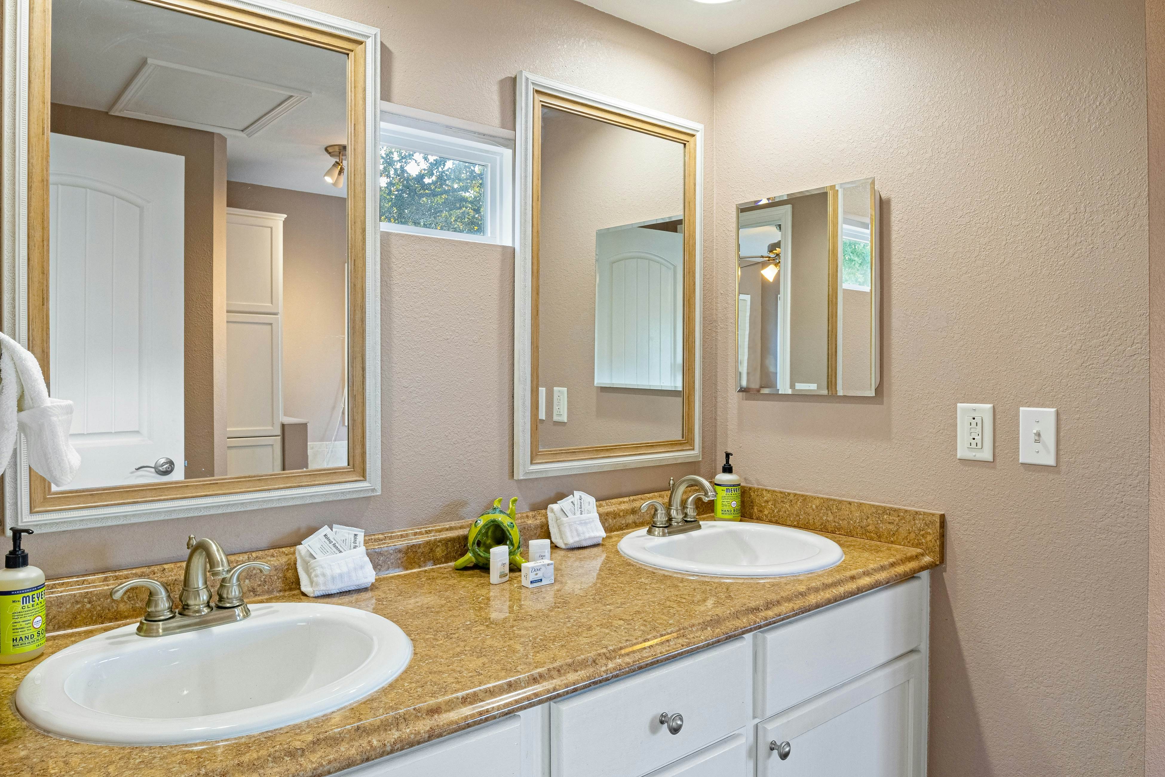 Amber Waters Hideaway