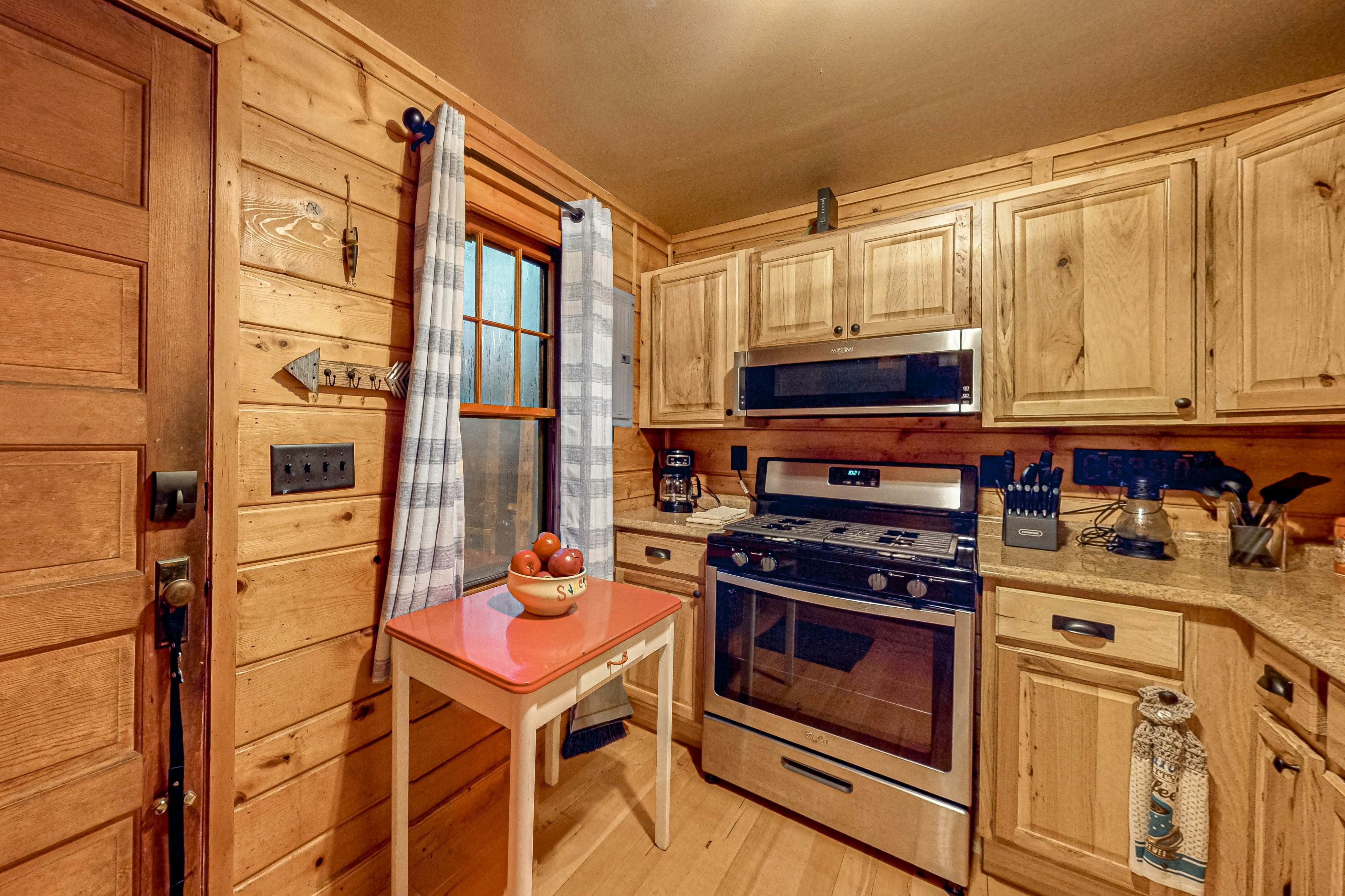 Little Red Lakeside Cabin