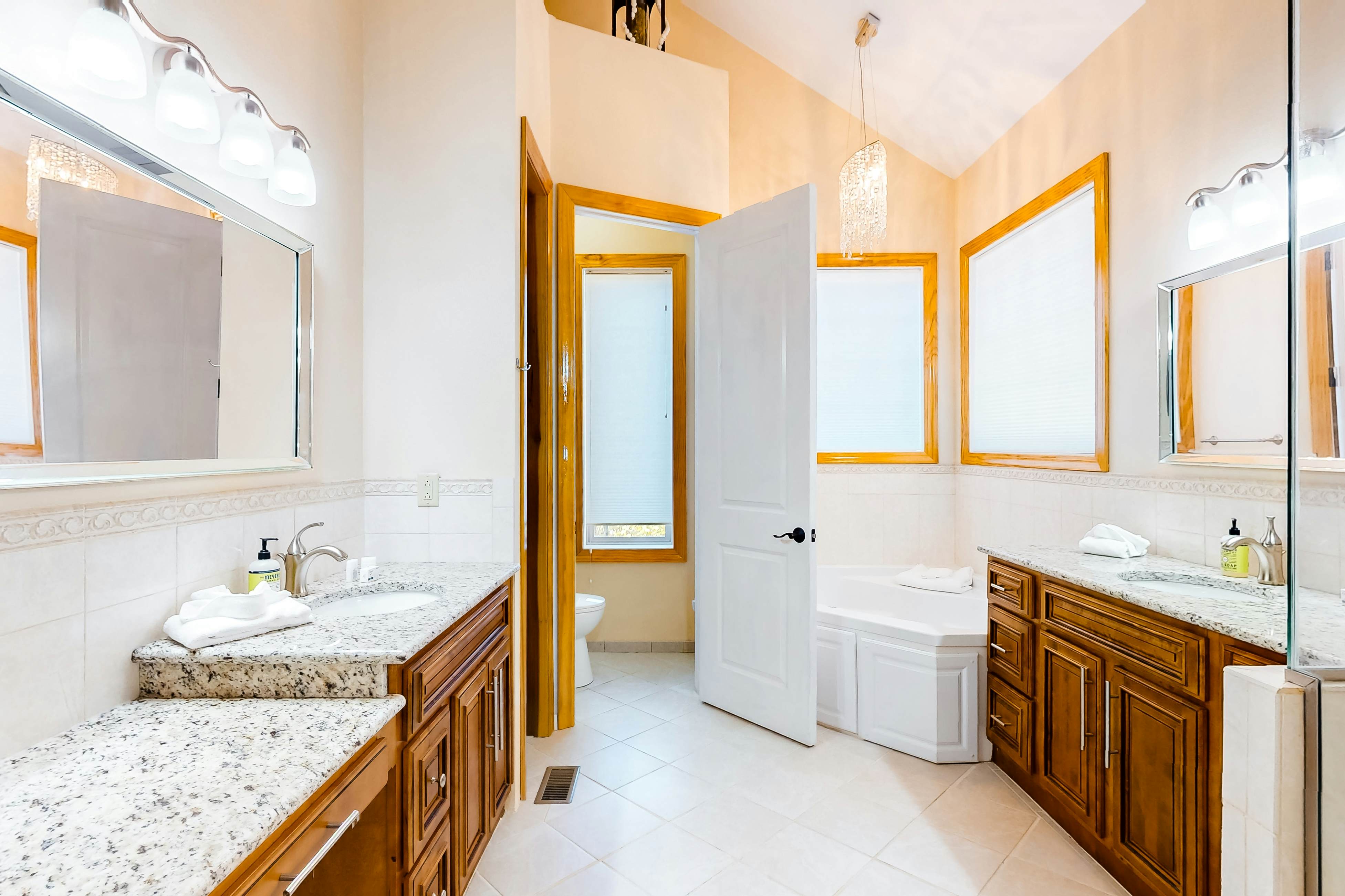 Treetop View Sanctuary 