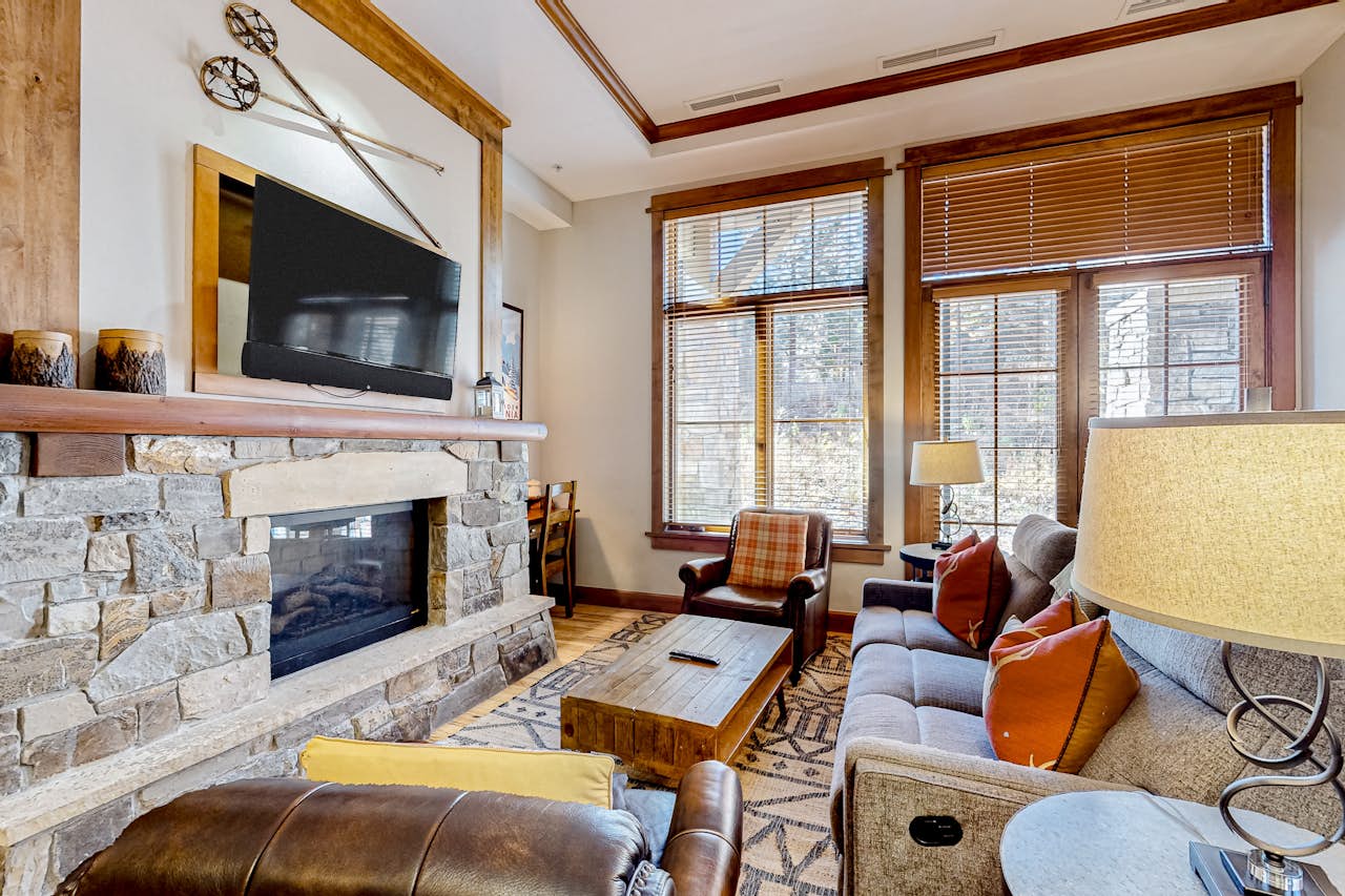 Snowscape Serenity 2 BD Truckee, CA Vacation Rental Vacasa