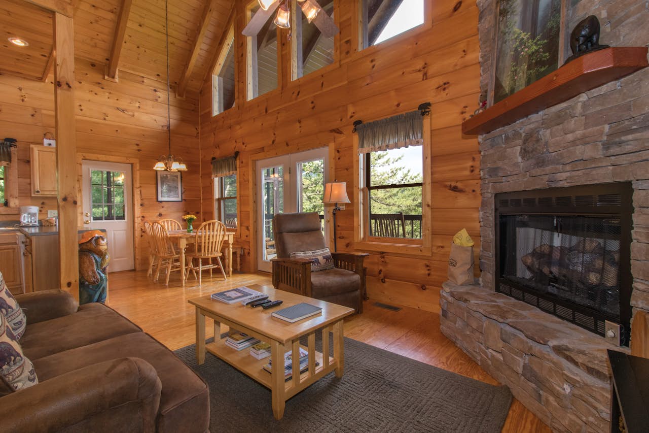 Rocky Top Jewel Cabin 2 BD Vacation Rental in Townsend, TN Vacasa