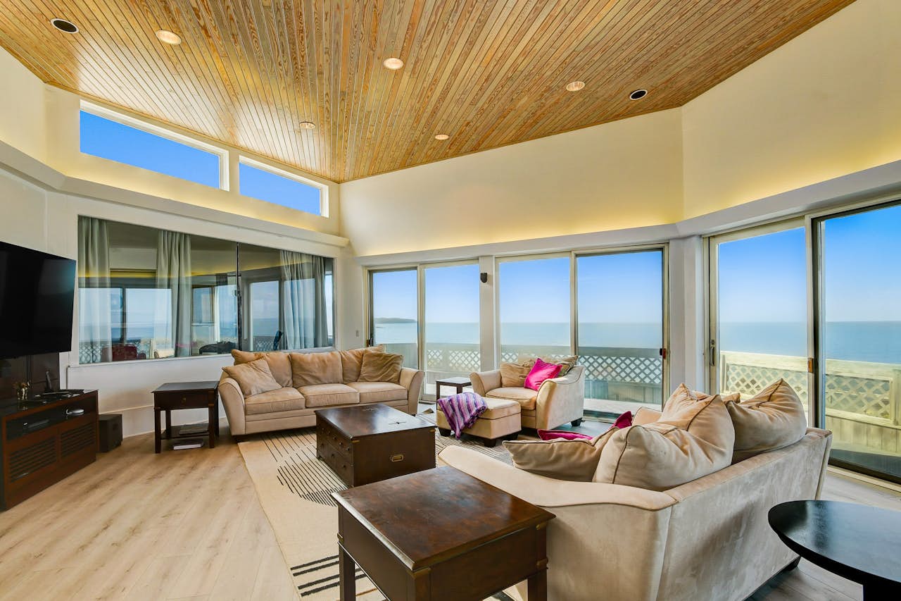 Soundfront Paradise 6 BD Greenport, NY Vacation Rental Vacasa