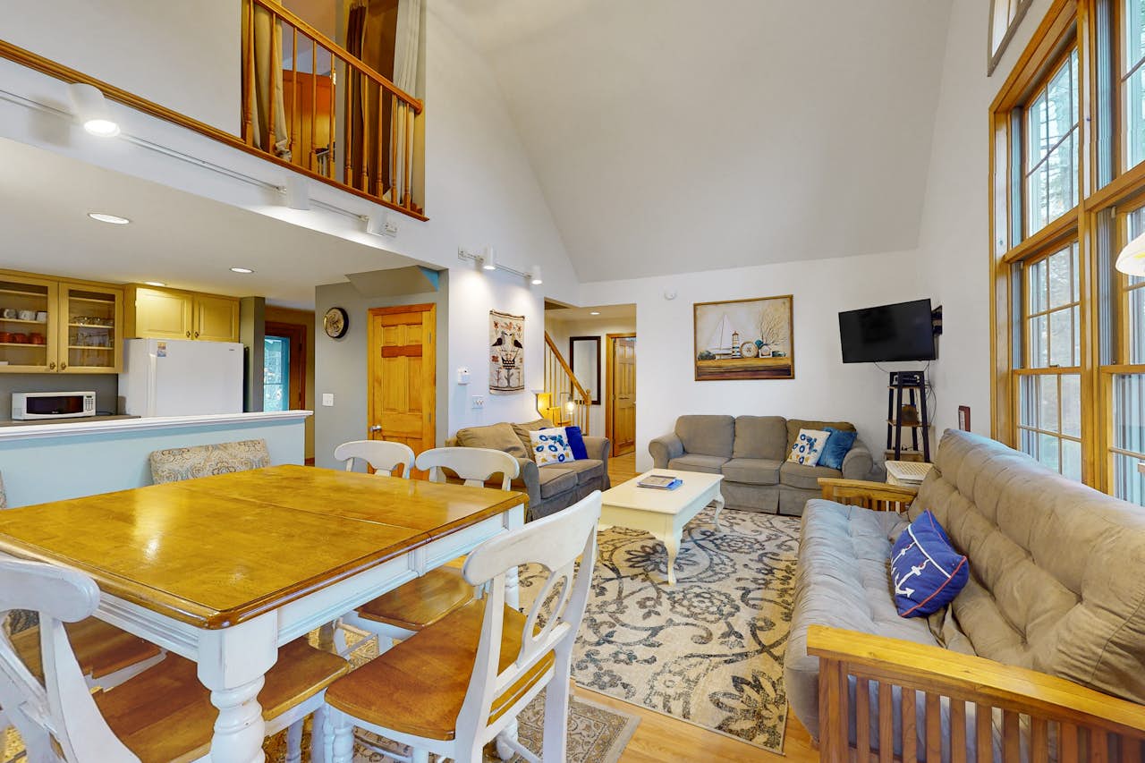 Ellsworth Holiday 2 BD Ellsworth, ME Vacation Rental Vacasa