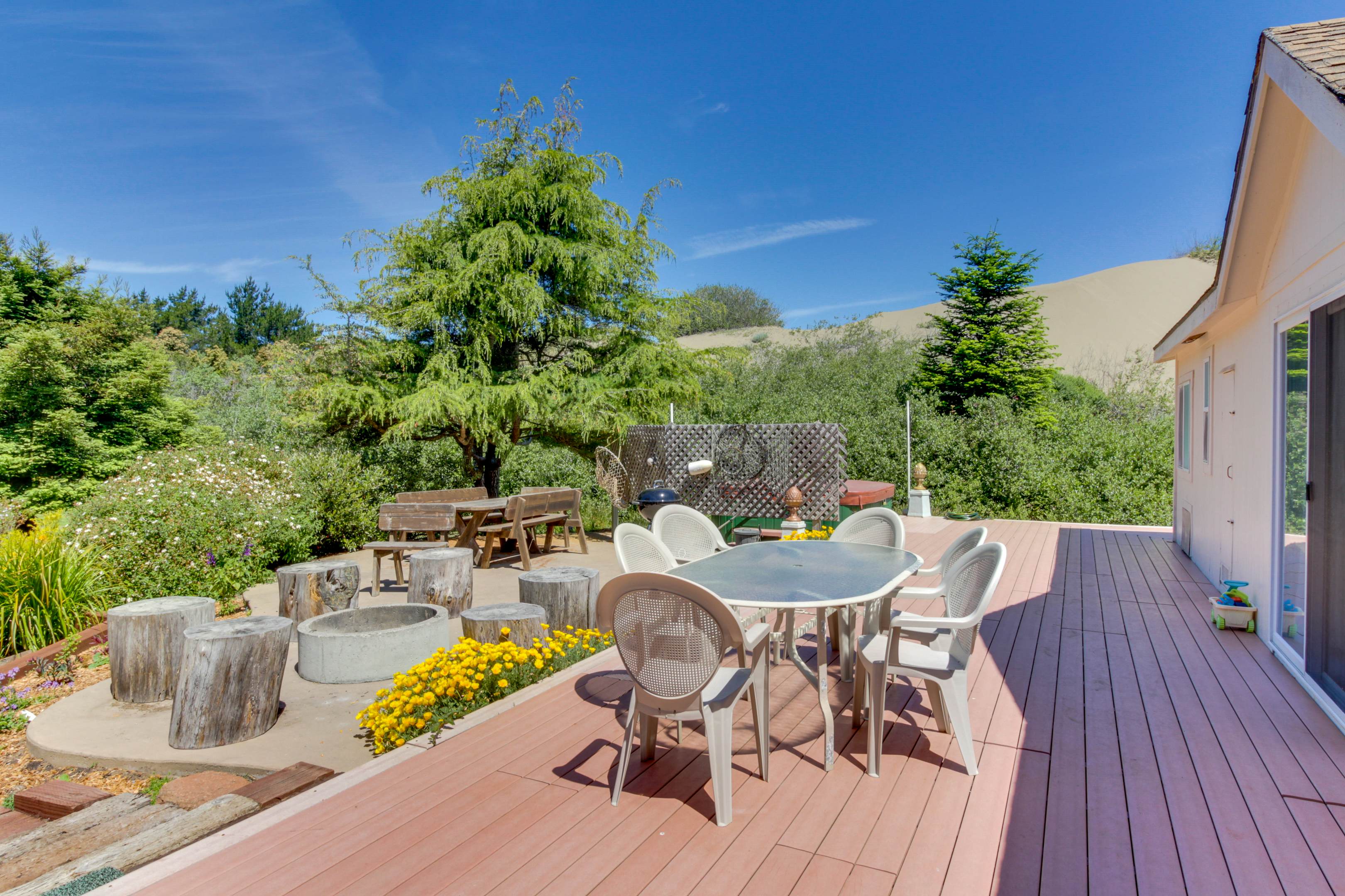 Mendocino Dunes Sandrahla 4 BD Fort Bragg, CA Vacation Rental Vacasa