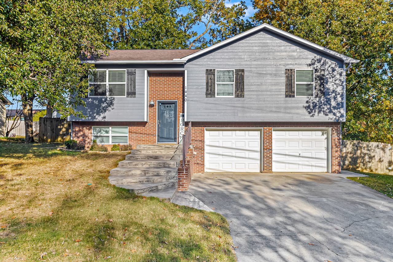 Knox Comfy Chic 3 BD Knoxville, TN Vacation Rental Vacasa