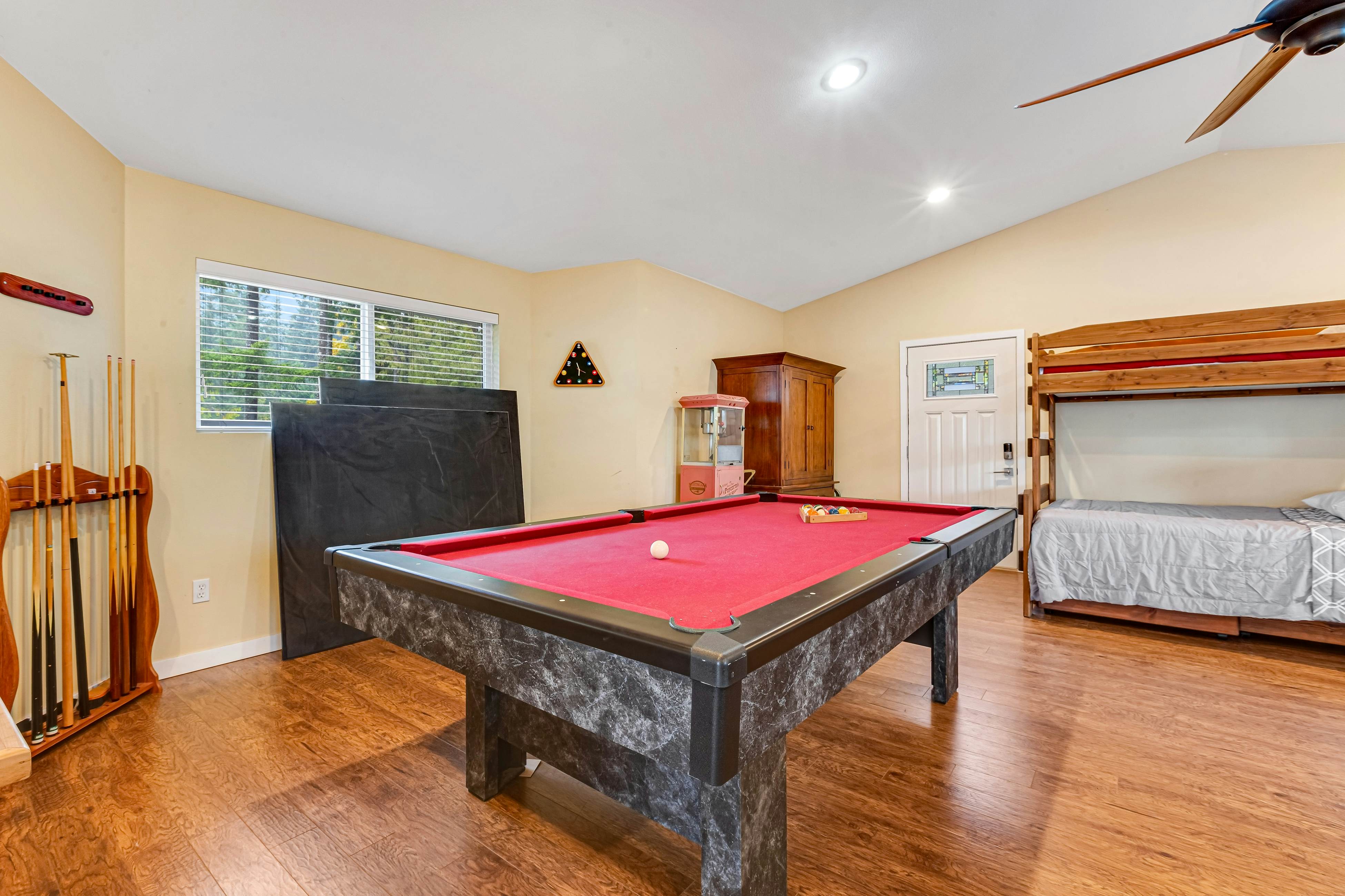 Summit Lake Guesthouse