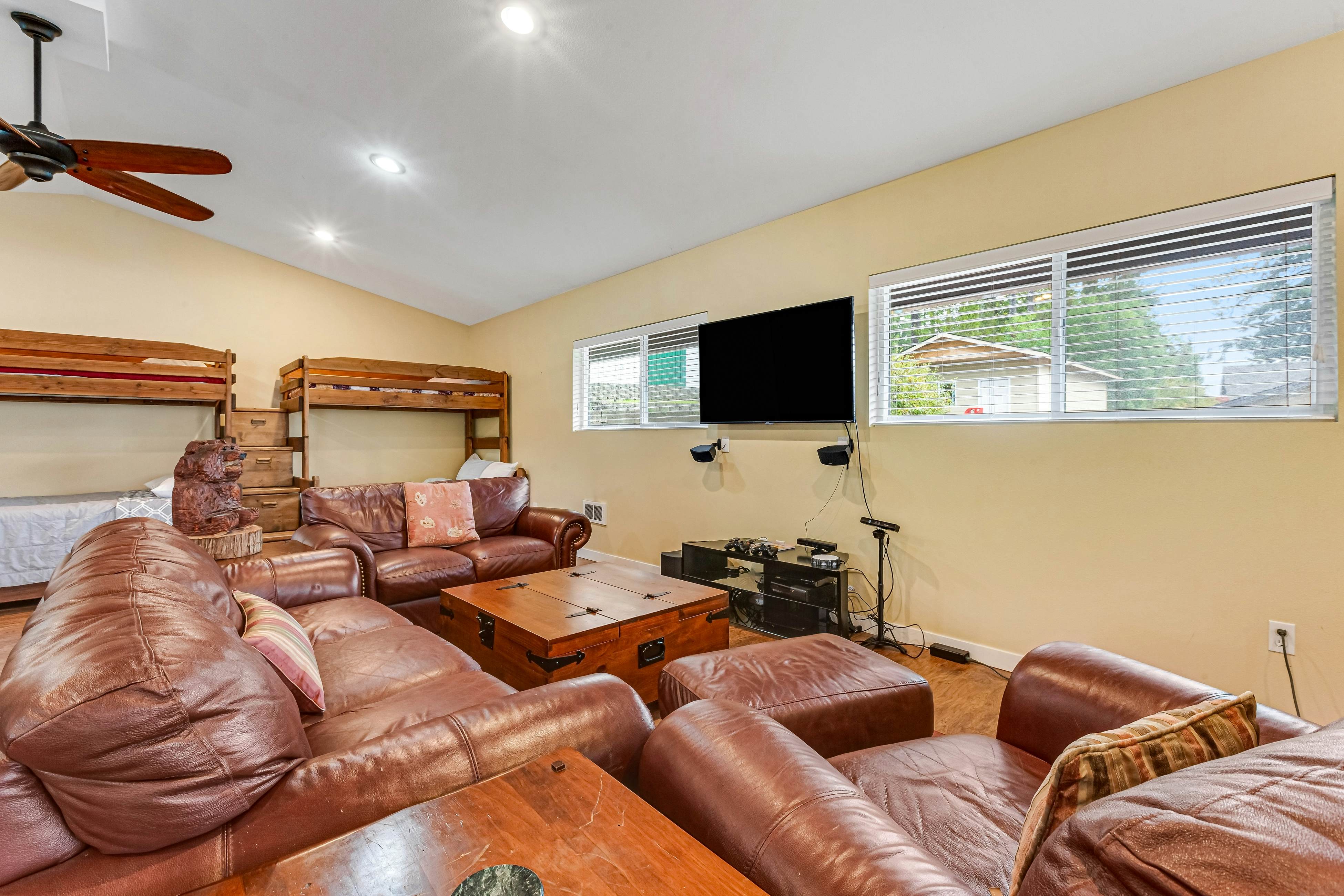 Summit Lake Guesthouse