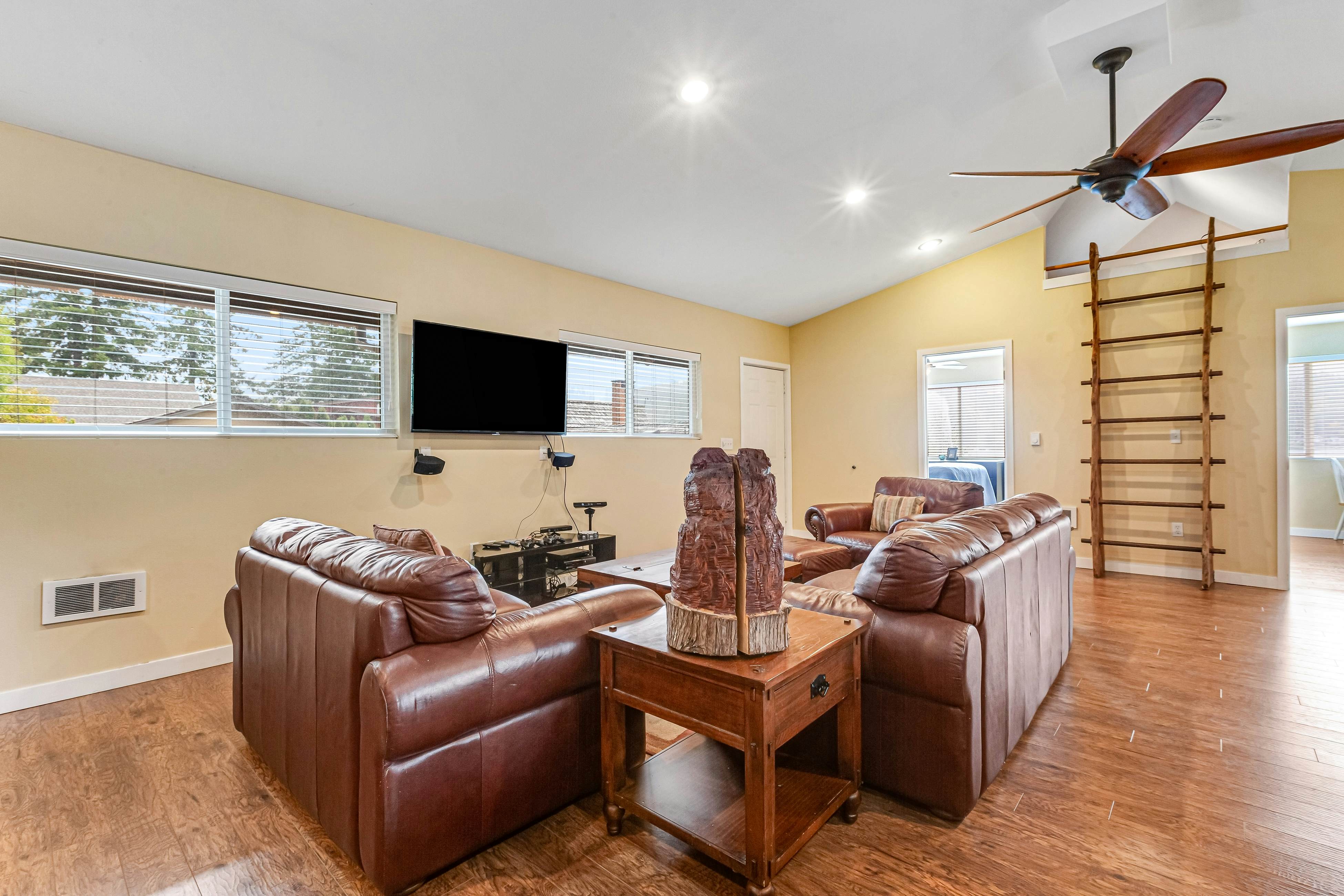 Summit Lake Guesthouse